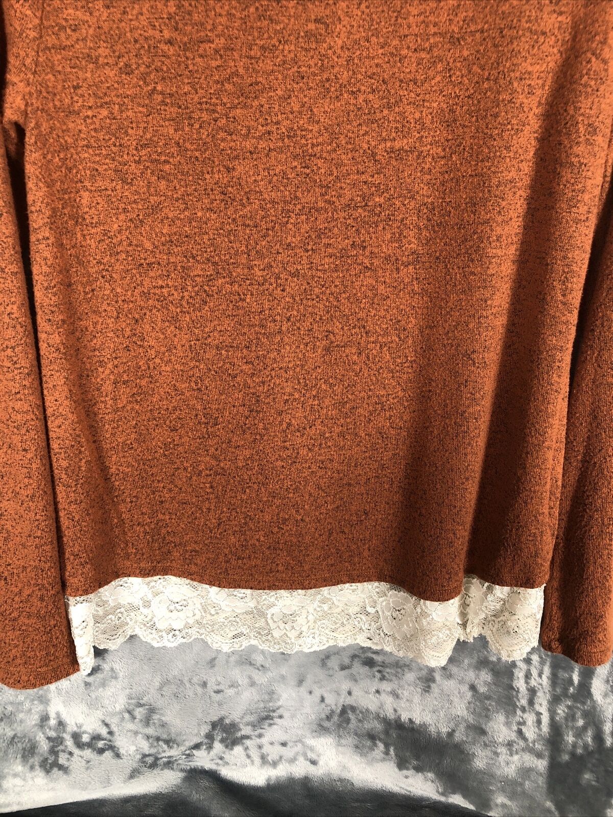 Jolt Women’s Pullover Size Small Long Sleeve Rust Color Bottom Lace Trim
