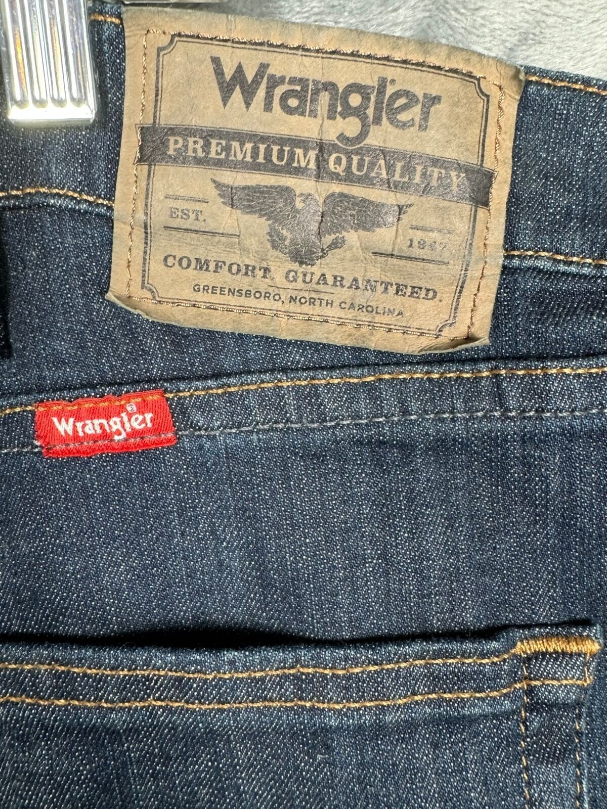 Wrangler Denim Men's Pants Relaxed Fit Jeans Adult Size Men’s 42-30