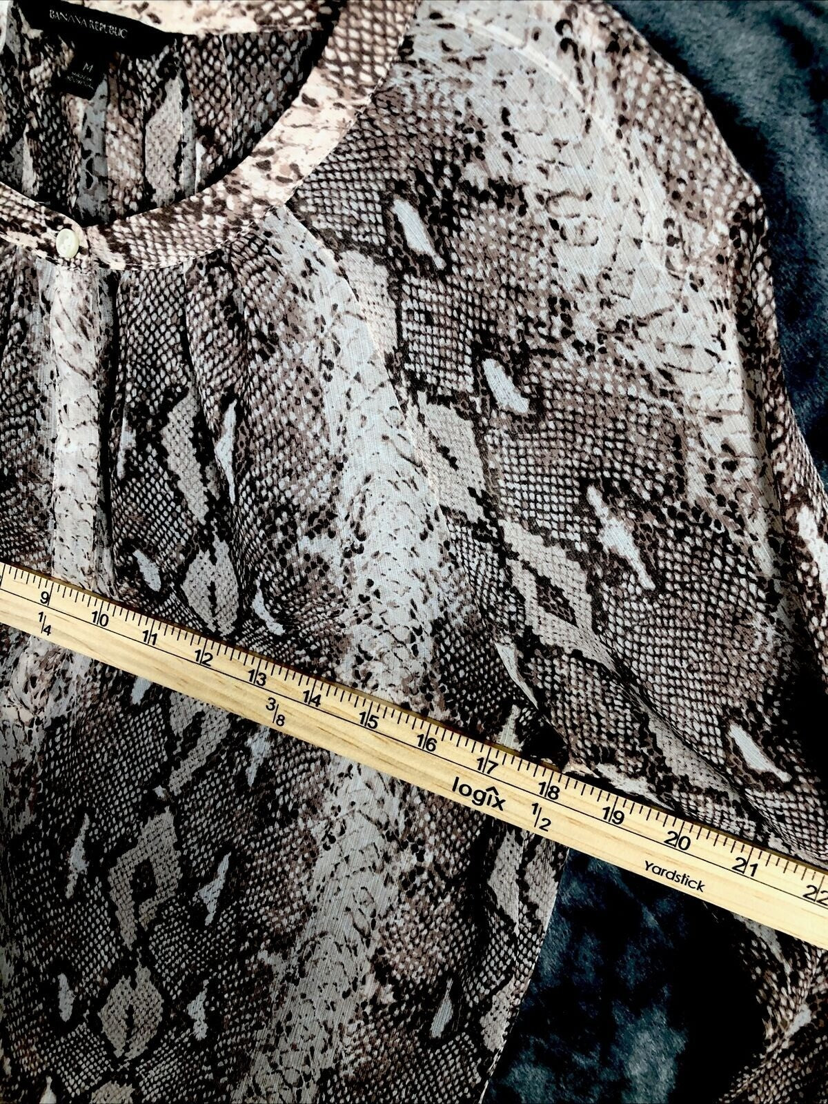 Banana Republic Blouse Women’s Animal Print Blouse Henley Snake Sheer Medium