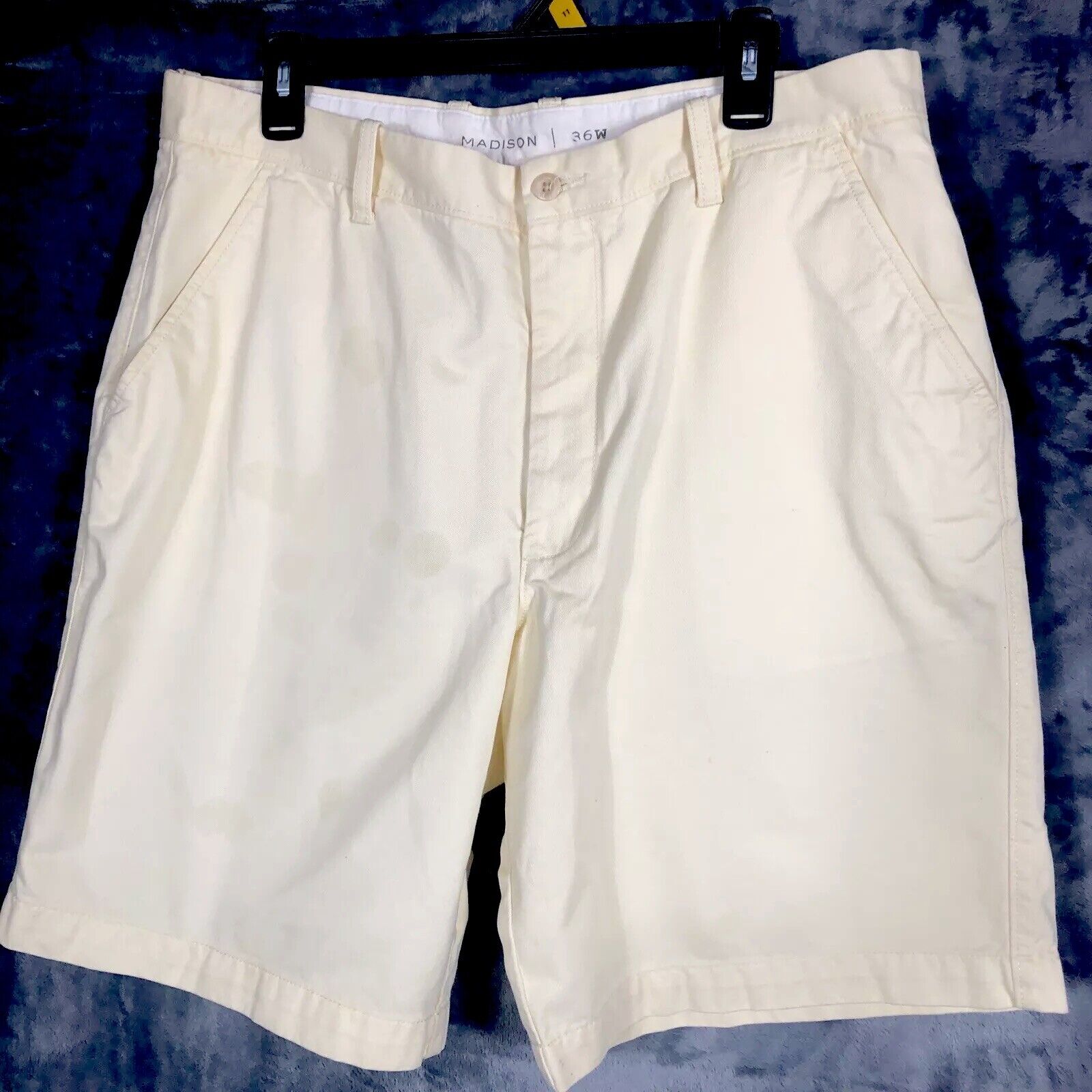 Madison Clothing Men's Size 36 10-Inch Inseam Yellow Cotton Chino Shorts NWT