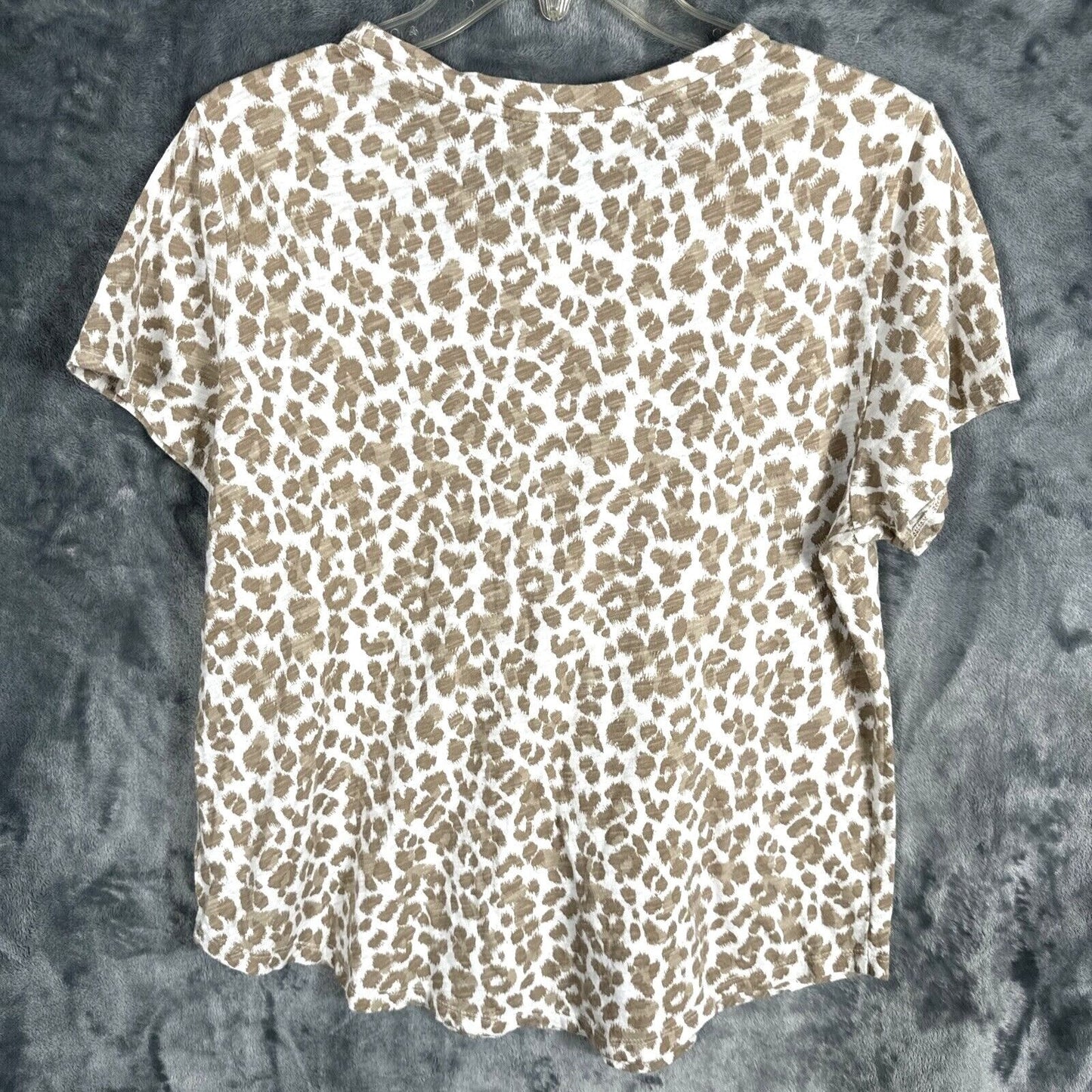 Old Navy Women’s Shirt Leopard Print Everywhere Short Sleeve T Shirt Medium