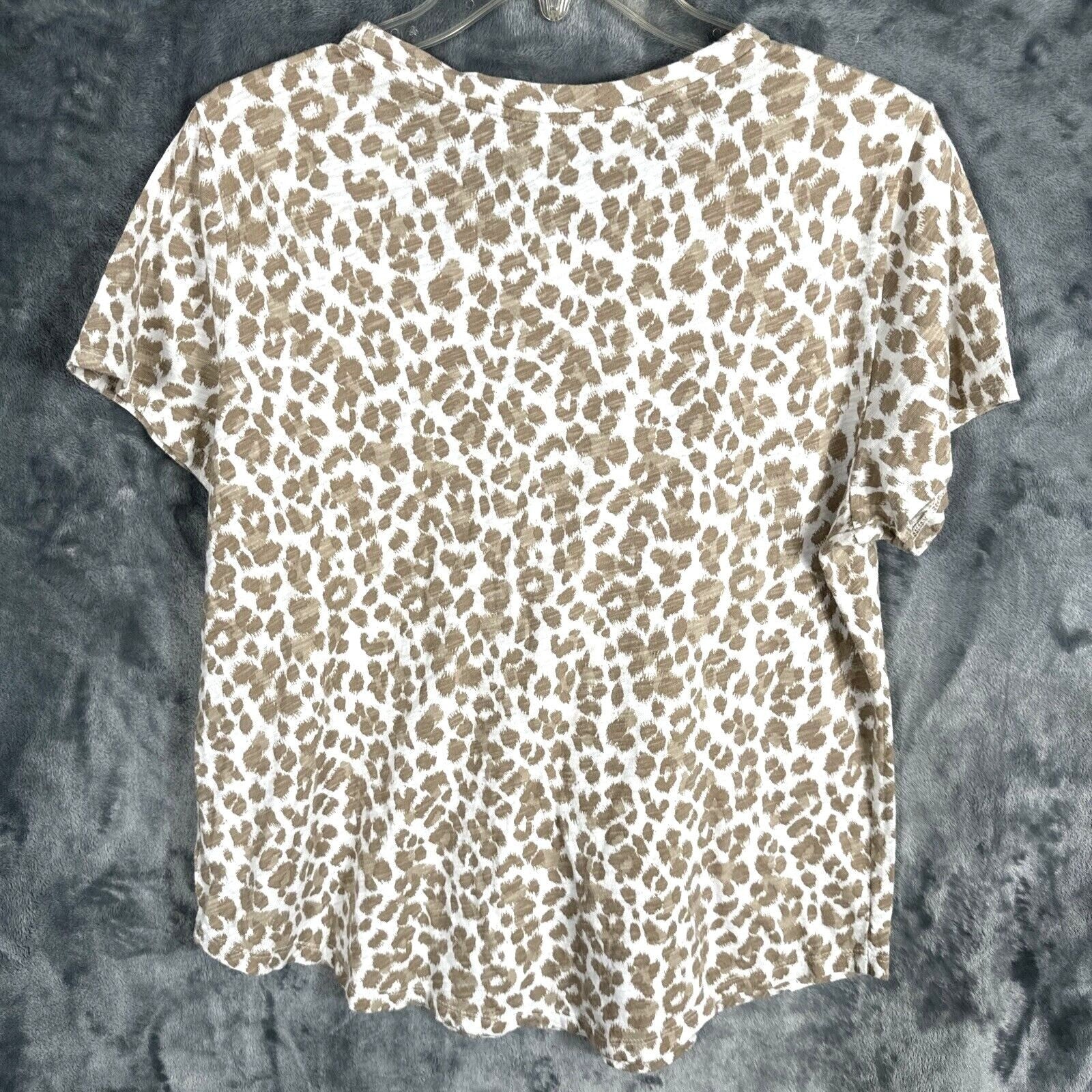 Old Navy Women’s Shirt Leopard Print Everywhere Short Sleeve T Shirt Medium