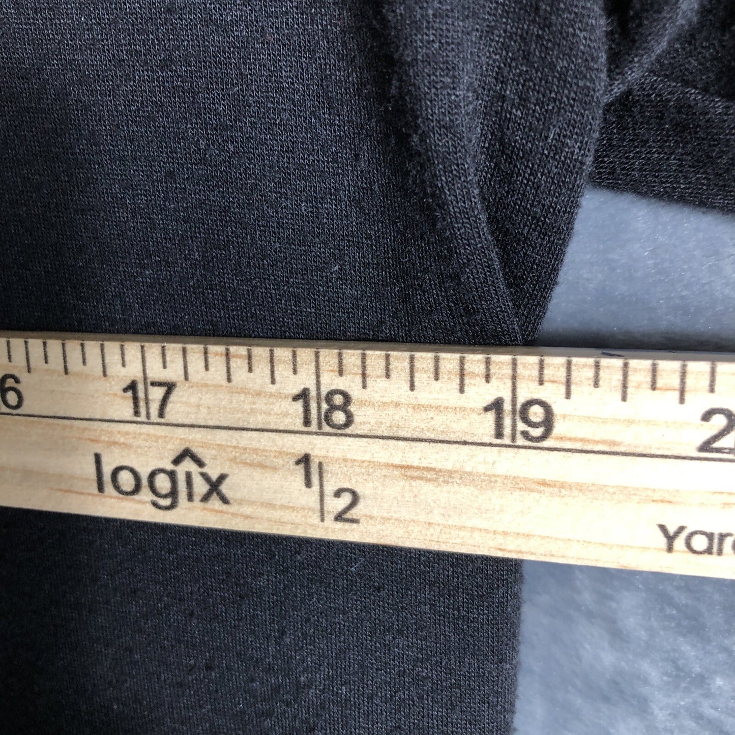 MIKEN Flow Sweatshirt Women’s Sweater Black She Is Strong Size Small