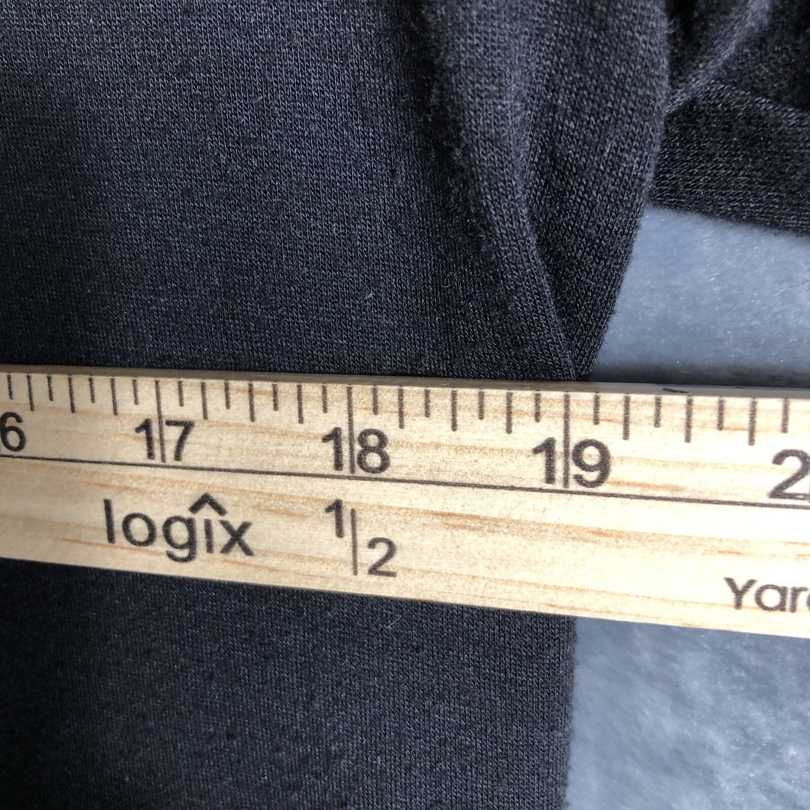 MIKEN Flow Sweatshirt Women’s Sweater Black She Is Strong Size Small