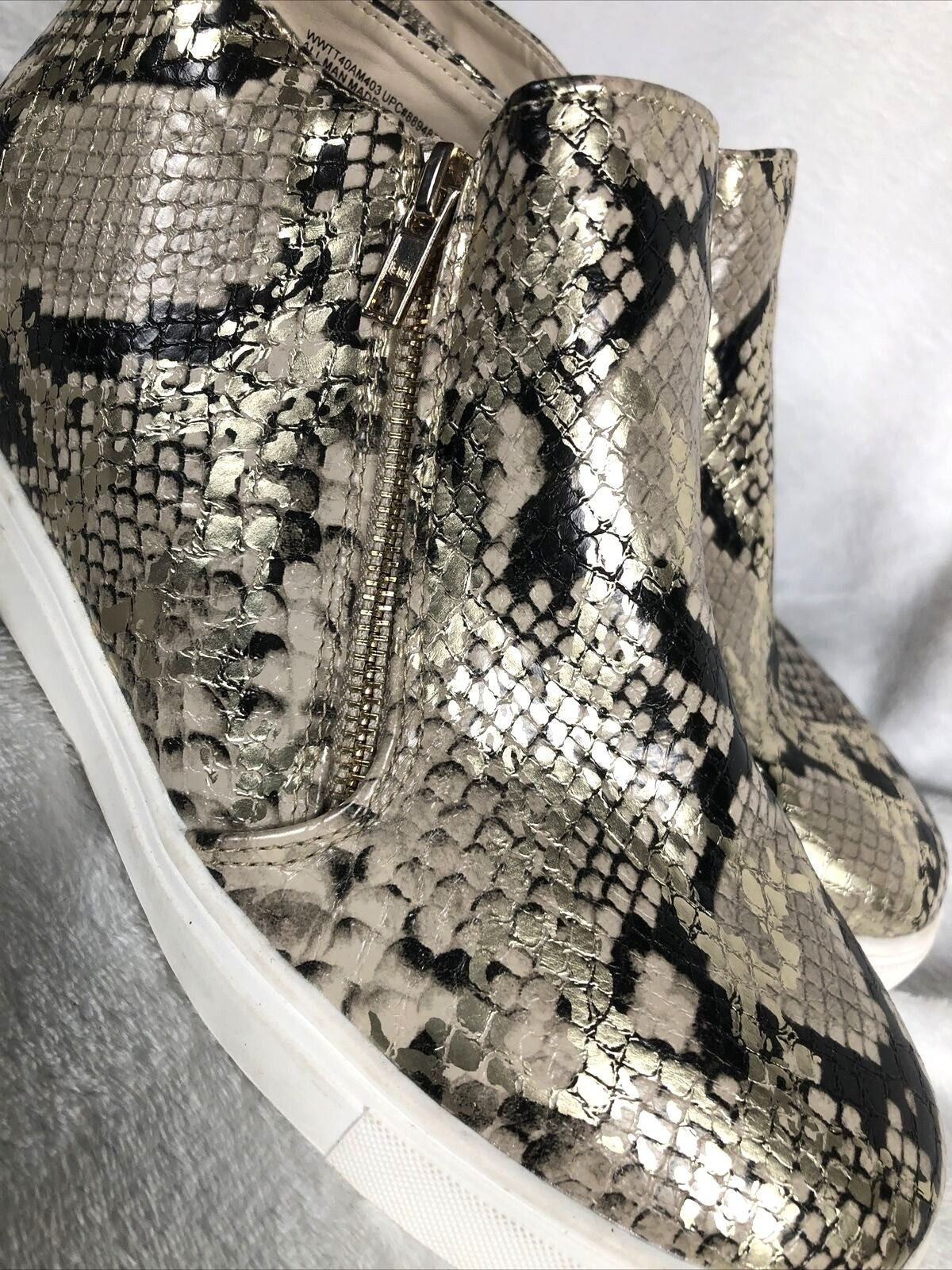 Metallic Time And True Faux Snake Skin Women’s Shoes 2 Zippers  Size 9 1/2