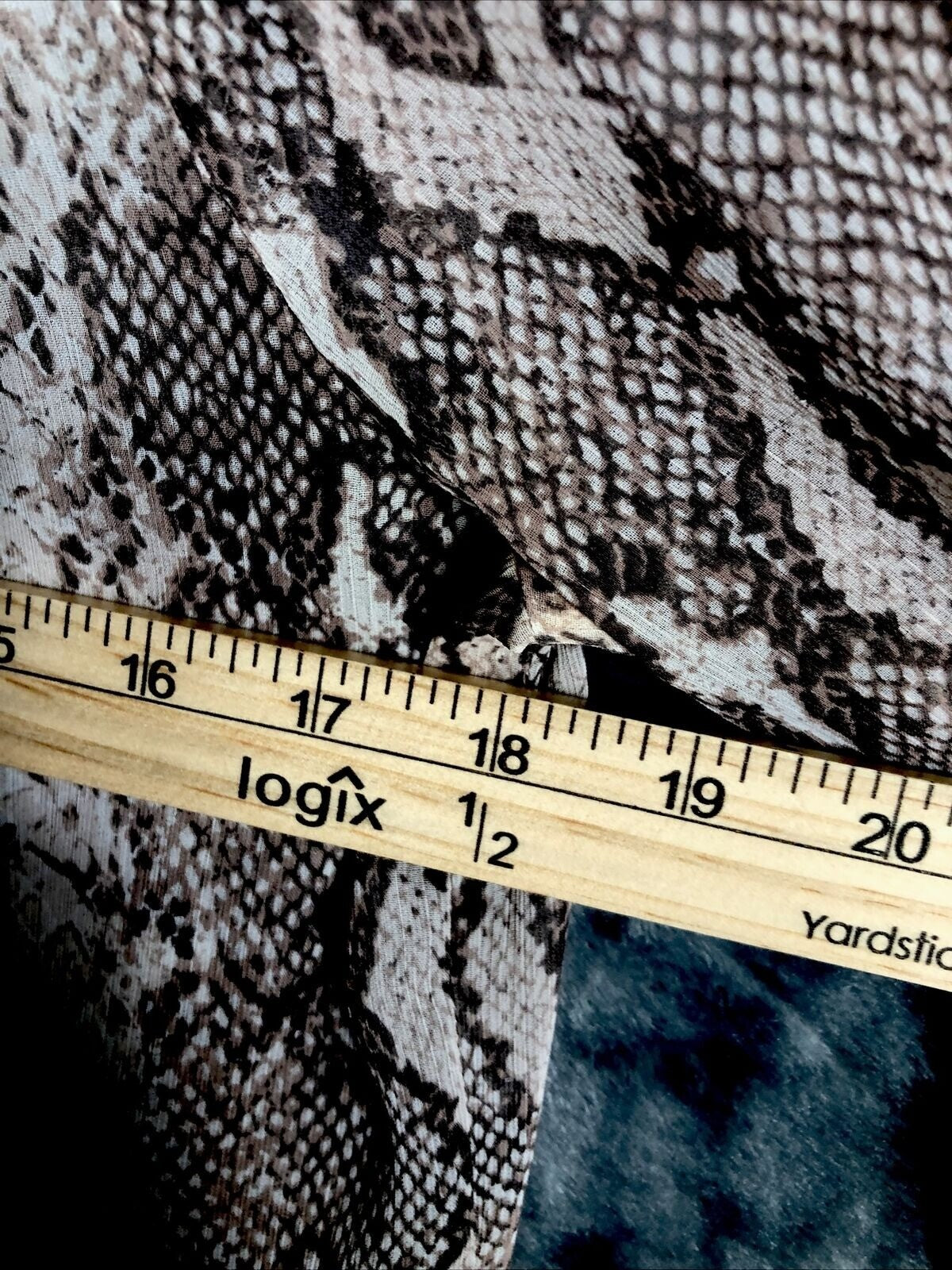 Banana Republic Blouse Women’s Animal Print Blouse Henley Snake Sheer Medium