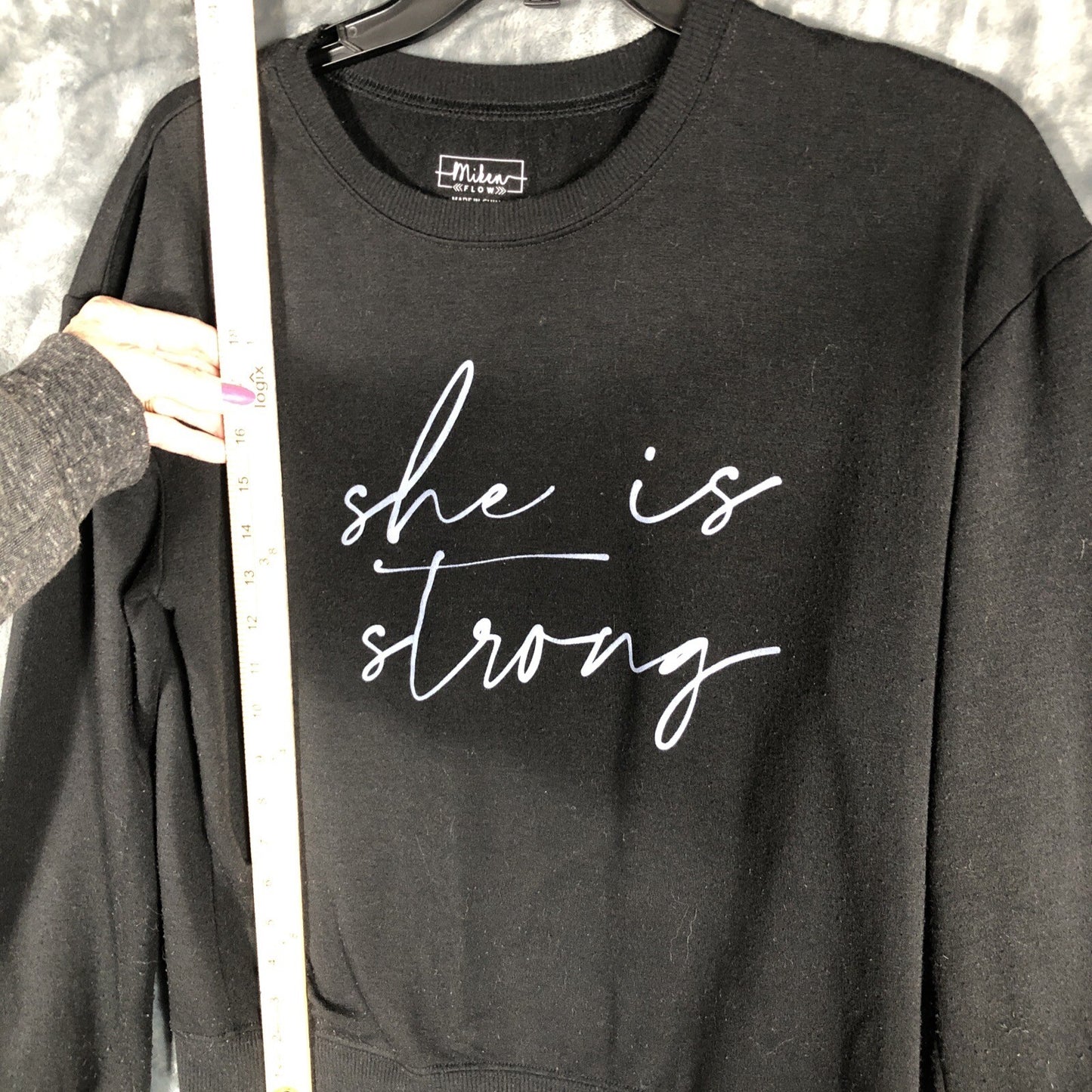 MIKEN Flow Sweatshirt Women’s Sweater Black She Is Strong Size Small