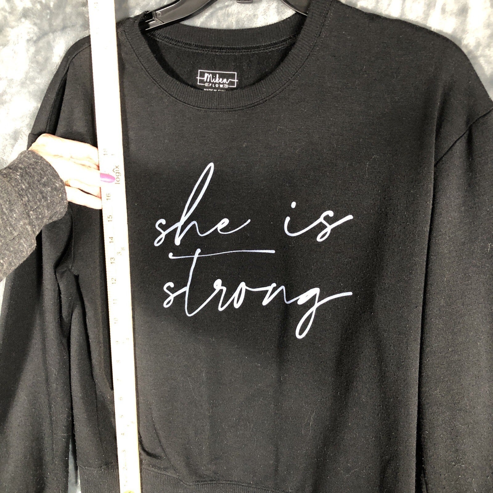 MIKEN Flow Sweatshirt Women’s Sweater Black She Is Strong Size Small