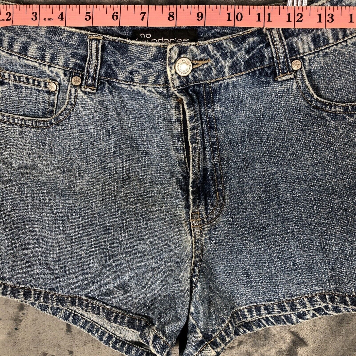 No boundaries Womens Shorts Size 9, Sparkling Details