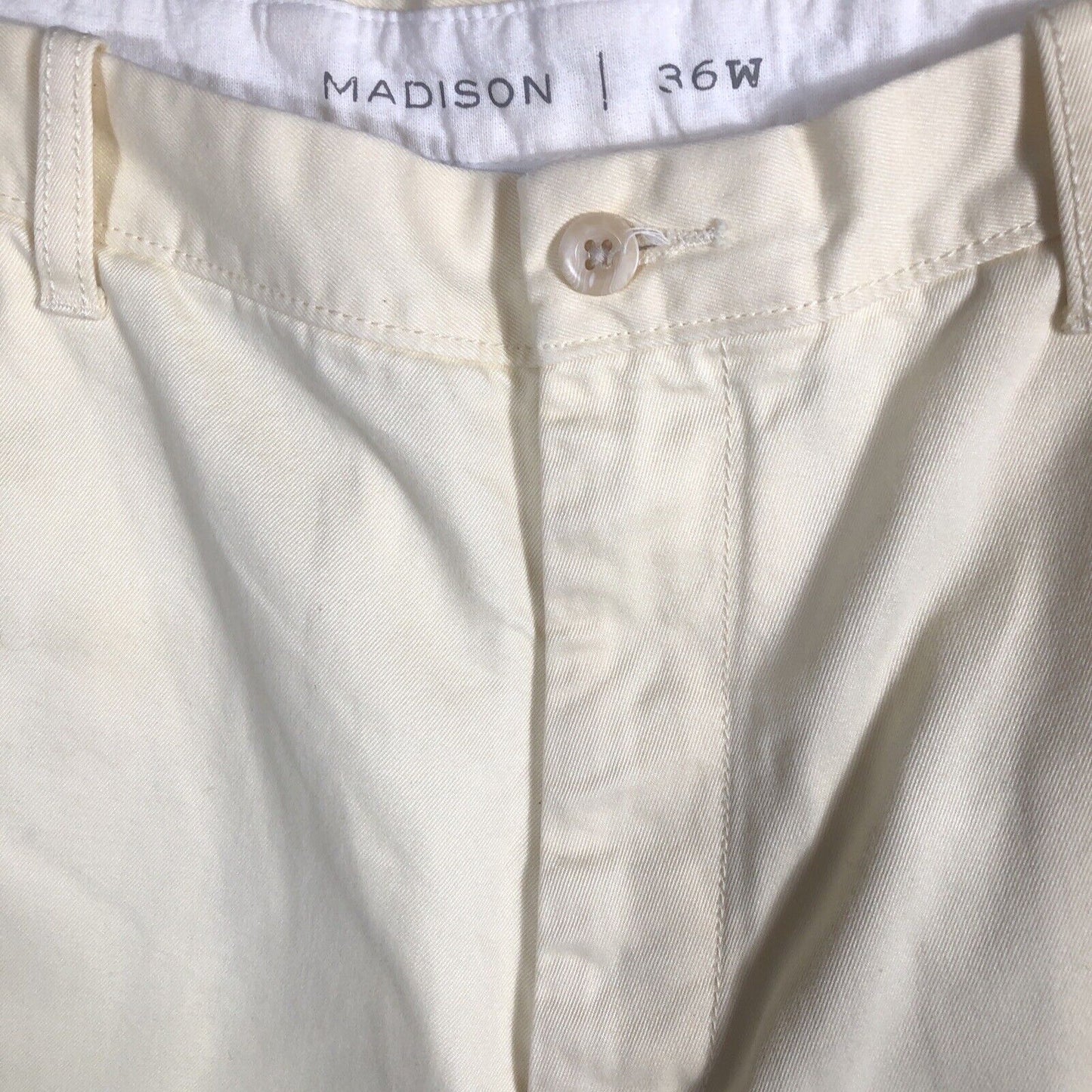 Madison Clothing Men's Size 36 10-Inch Inseam Yellow Cotton Chino Shorts NWT