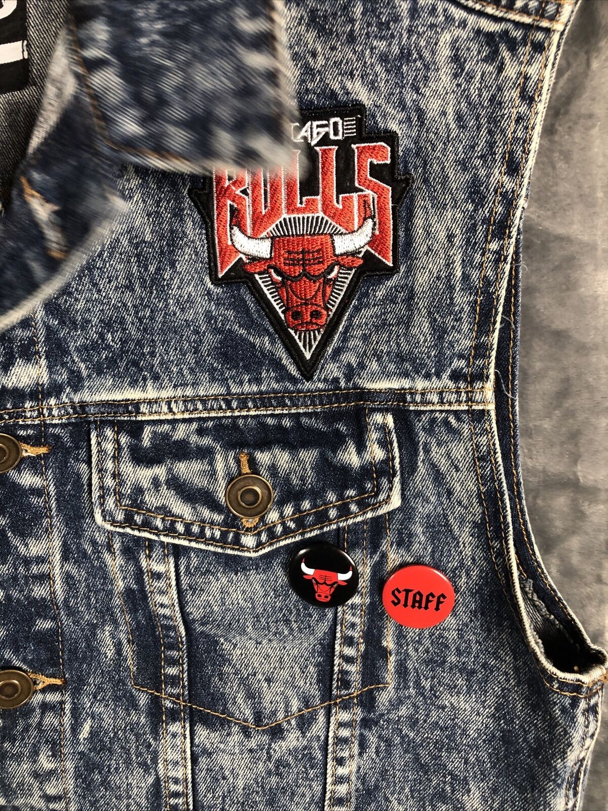 Chicago Bulls Vest Men's Denim Jean World Tour NBA Size Large Includes 2 Buttons