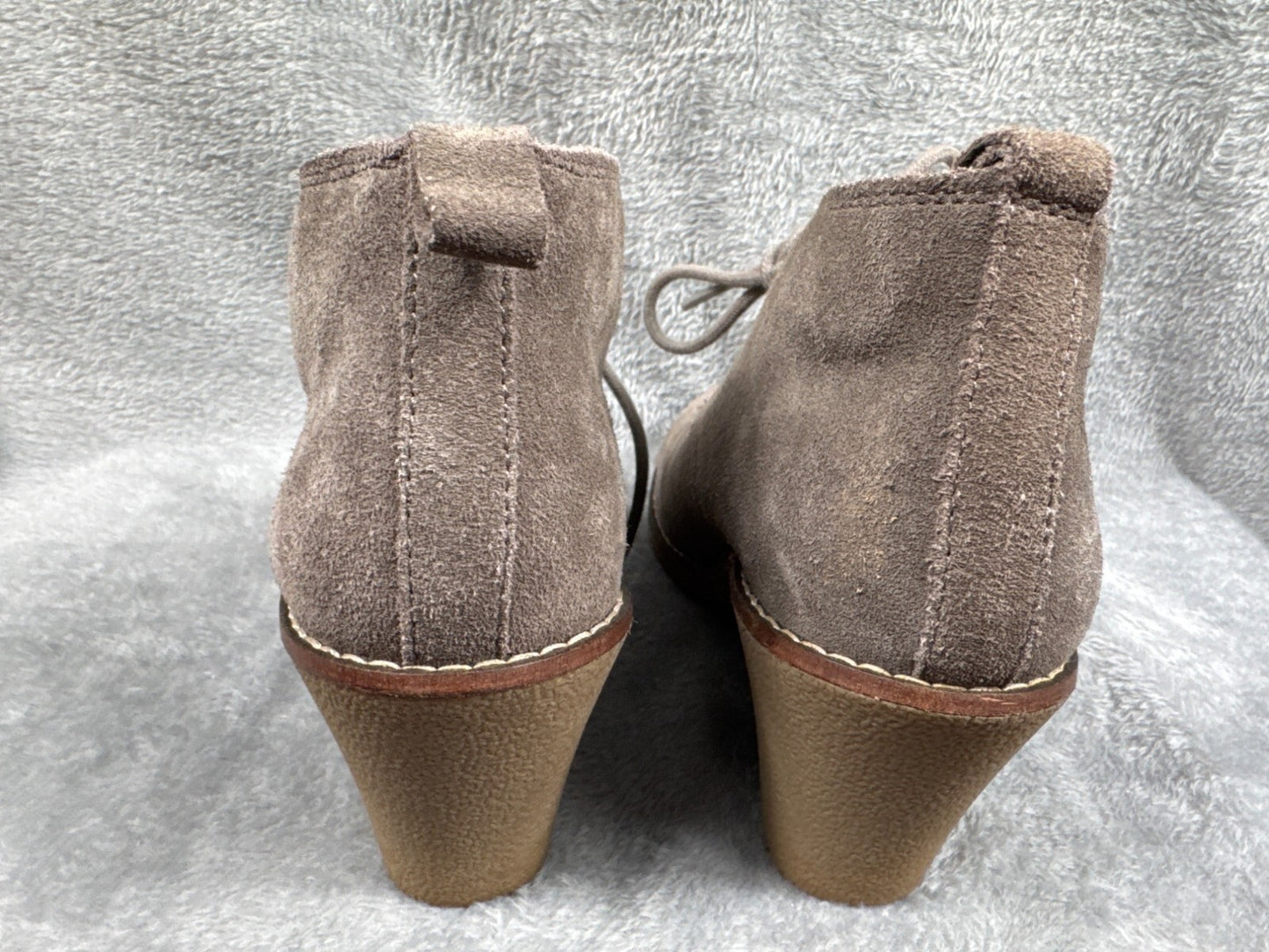 White Mountain Womens 9.5 Gray Suede Lace-Up Wedge Ankle Booties
