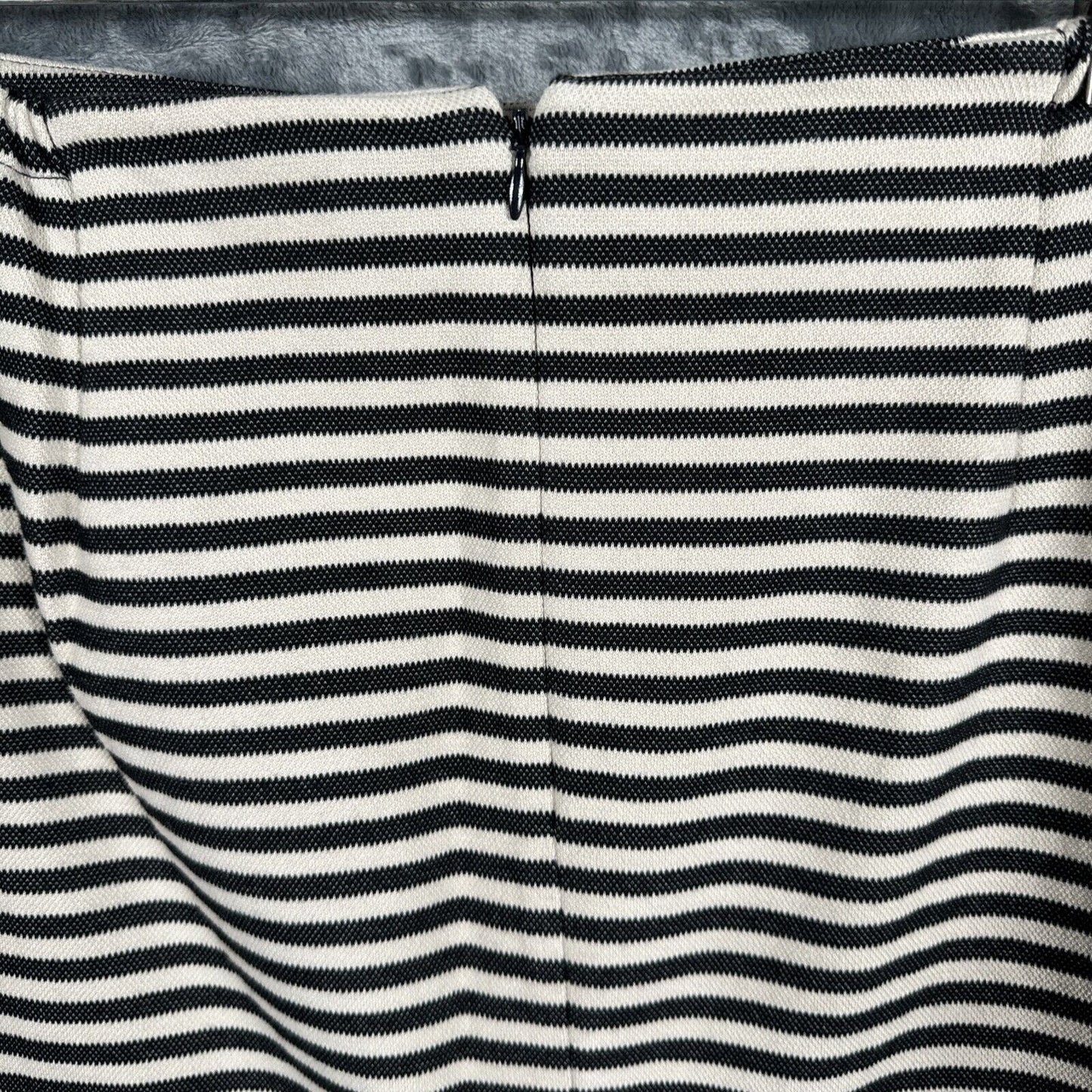 Talberts Skirt Woman’s Stripped Black & white Size 14 W Black & White Striped Pe