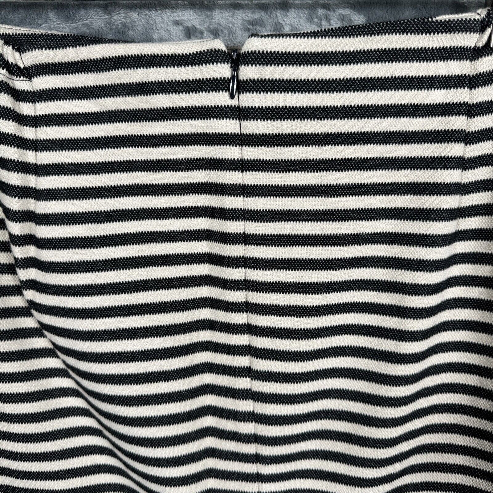 Talberts Skirt Woman’s Stripped Black & white Size 14 W Black & White Striped Pe