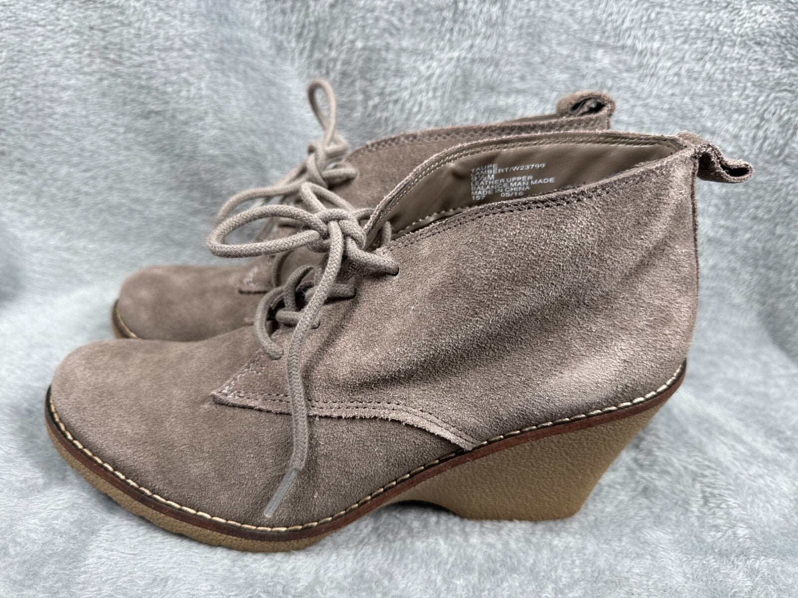 White Mountain Womens 9.5 Gray Suede Lace-Up Wedge Ankle Booties