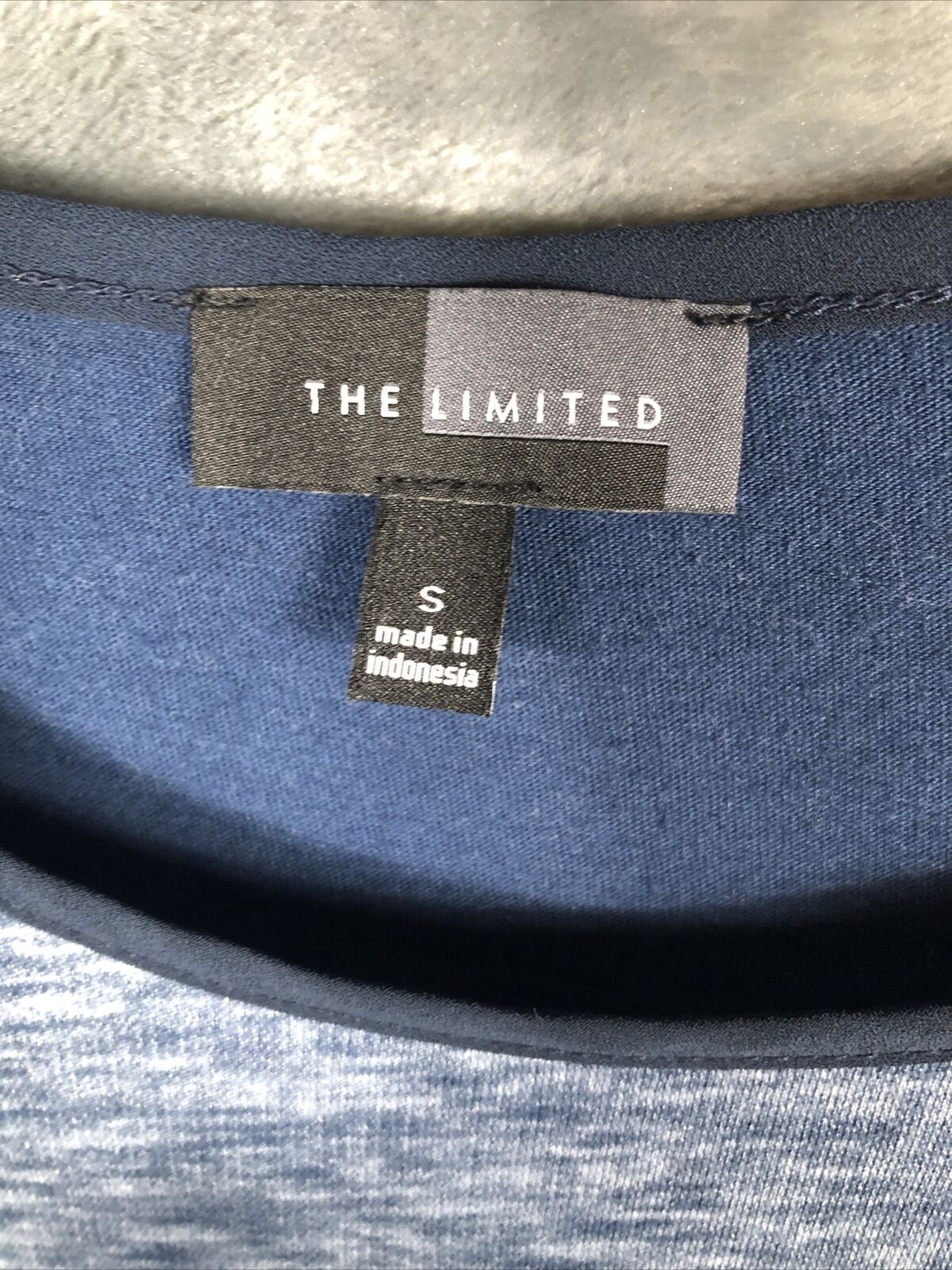 The Limited Women’s Sweater Pull Over Size Small Blue