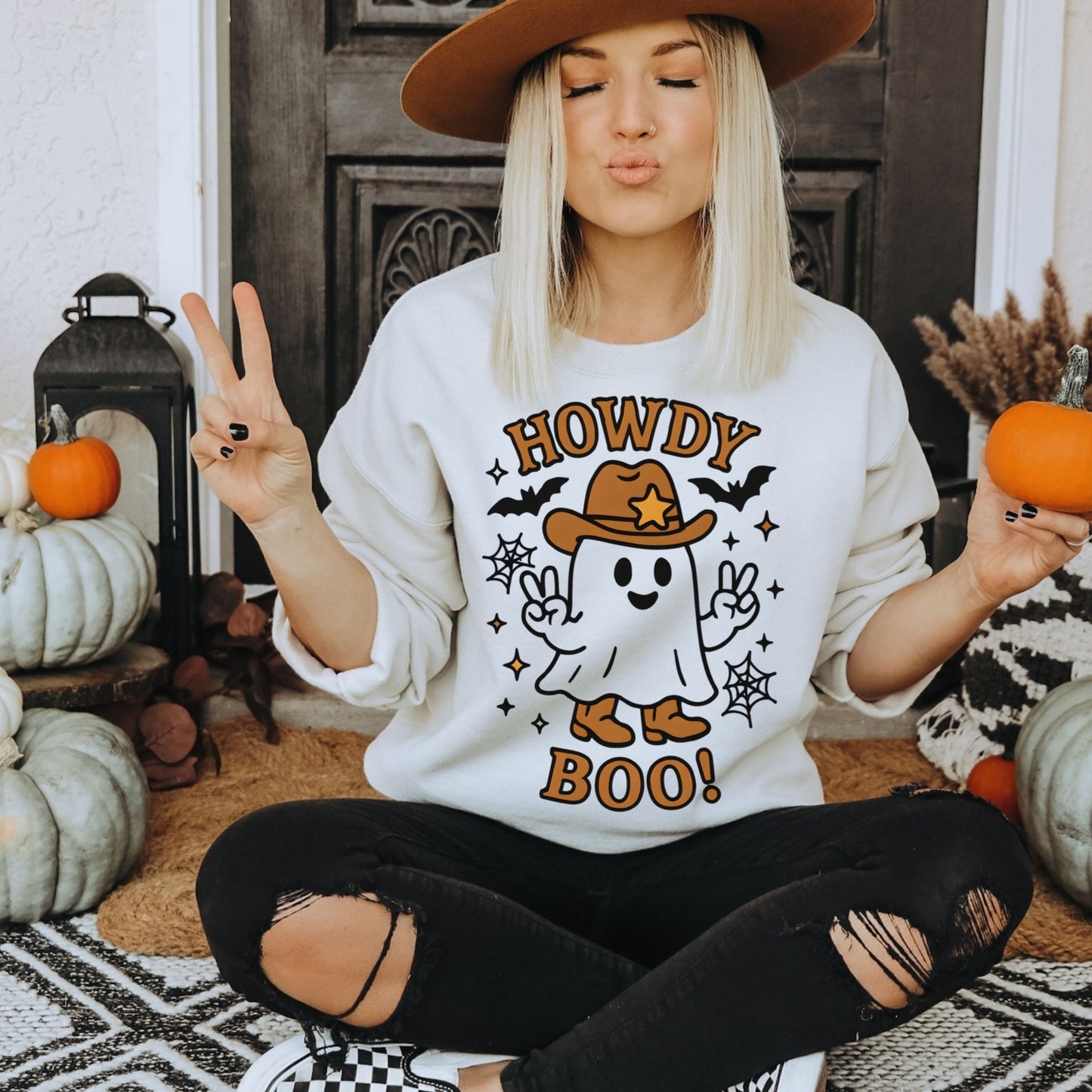 Womens Halloween Sweatshirt Howdy Boo Shirt Cute Western Fall Cozy Graphic Top