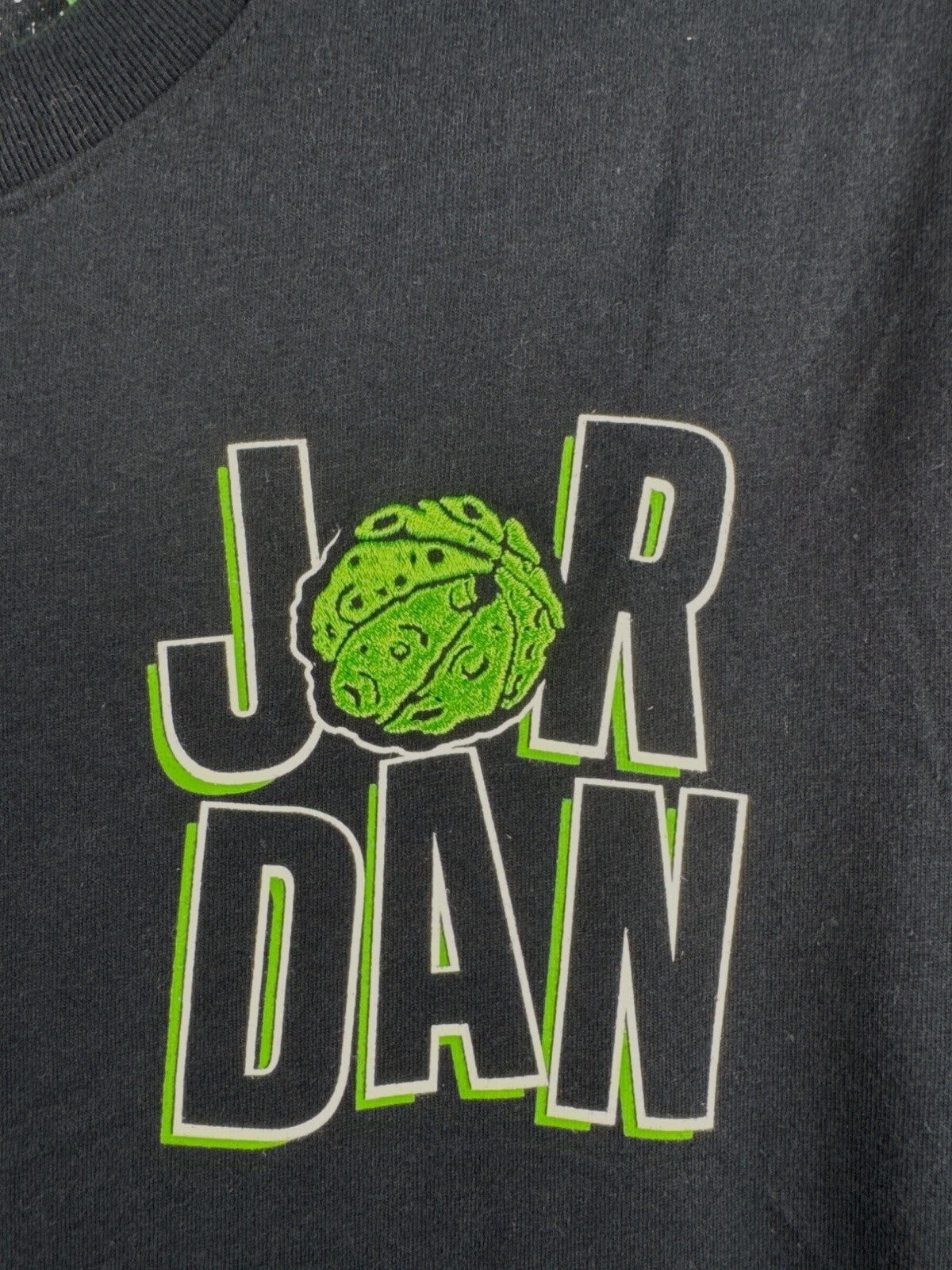 Jordan Mens Shirt Black T-Shirt With Green Graphic Design & Logo Size LGG