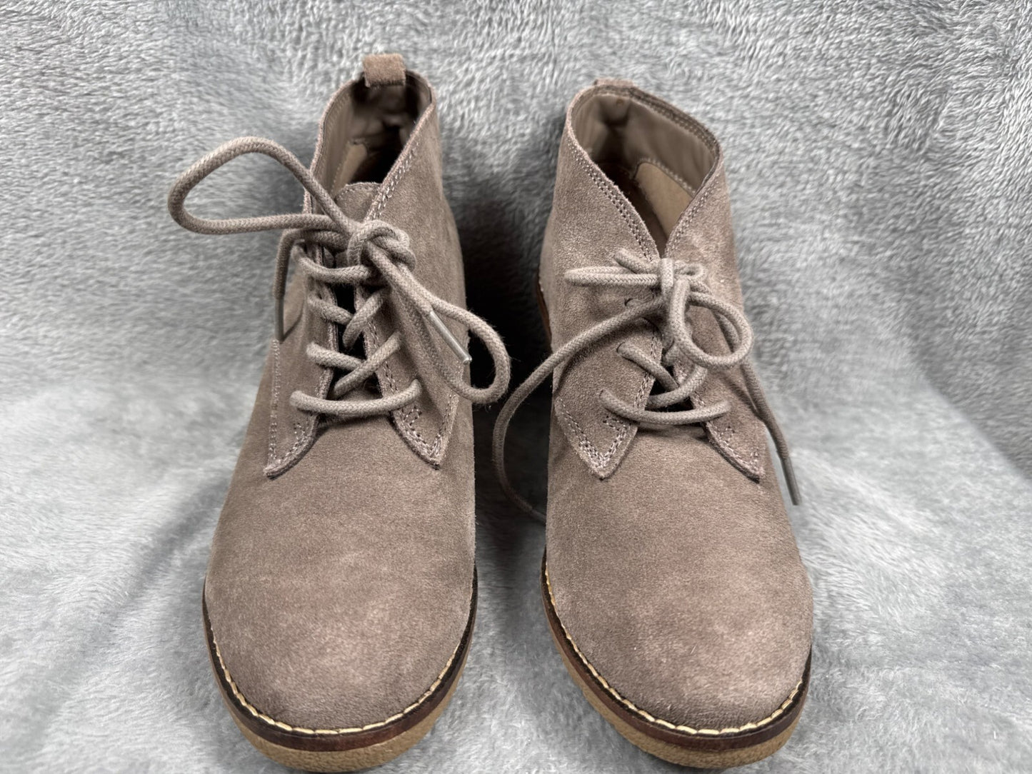 White Mountain Womens 9.5 Gray Suede Lace-Up Wedge Ankle Booties
