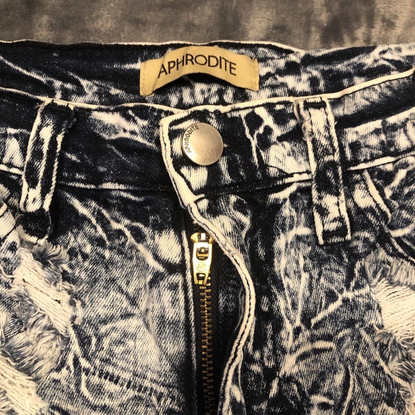 Aphrodite Distressed Stretch Denim Shorts Blue Acid Wash Made In USA Size S