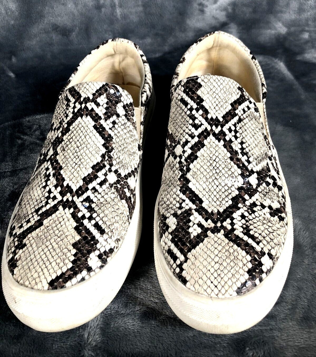 Snakeskin Pattern Mens Slip-On Sneakers With White Sole Shoes