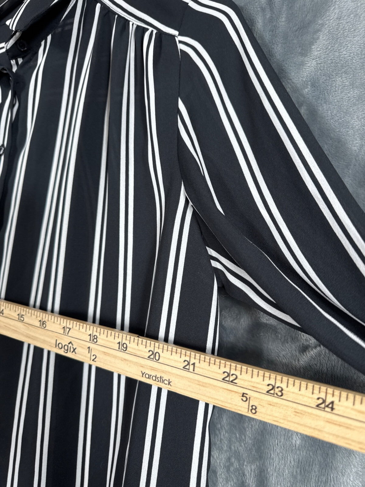H&M Womens Black & White Striped Long Sleeve Button-Up Blouse Size 10