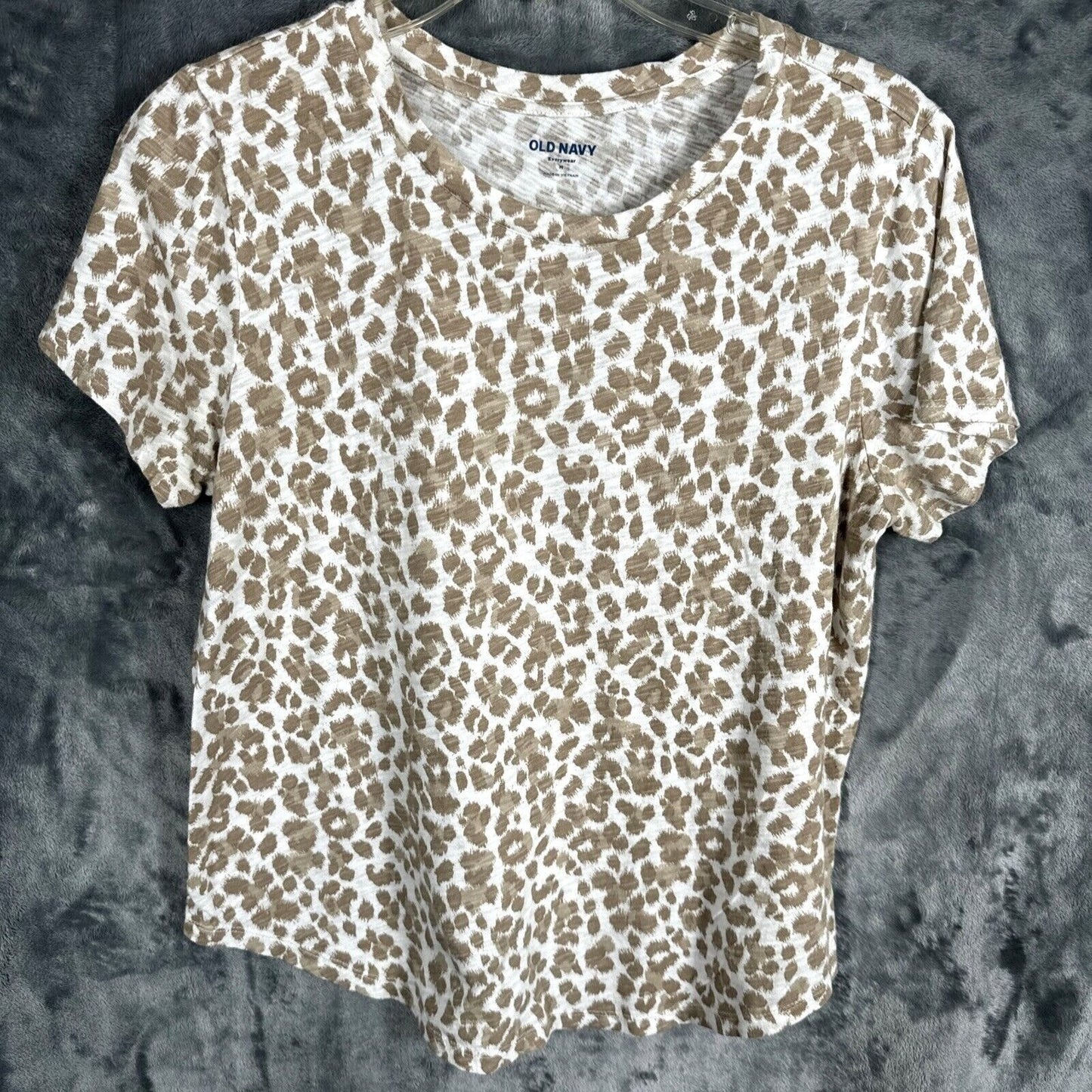 Old Navy Women’s Shirt Leopard Print Everywhere Short Sleeve T Shirt Medium
