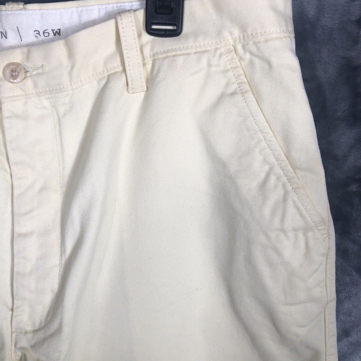Madison Clothing Men's Size 36 10-Inch Inseam Yellow Cotton Chino Shorts NWT