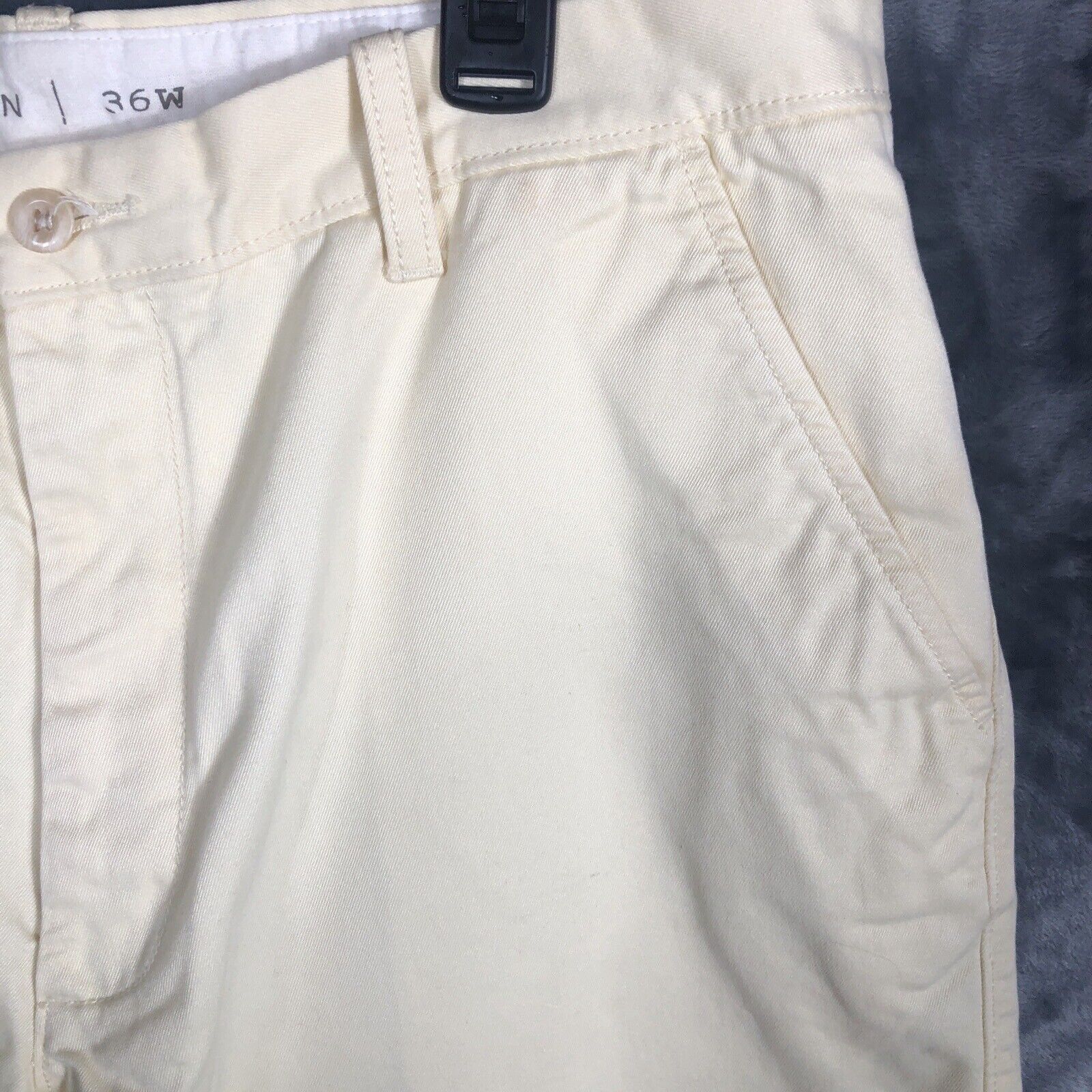 Madison Clothing Men's Size 36 10-Inch Inseam Yellow Cotton Chino Shorts NWT