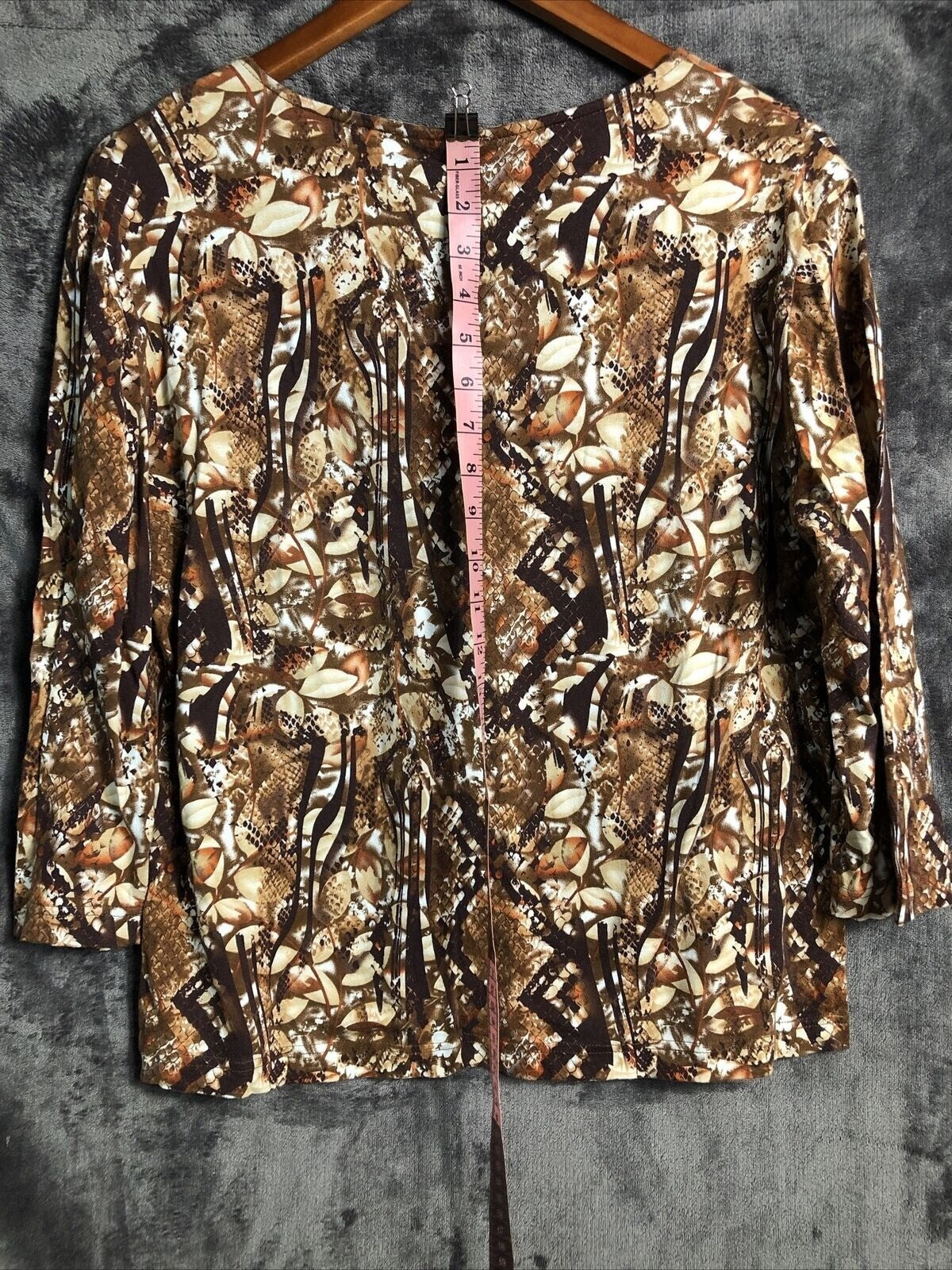 Southern Lady Woman's Snake Skin Brown Floral V Neck Size Large 3/4 Sleeve
