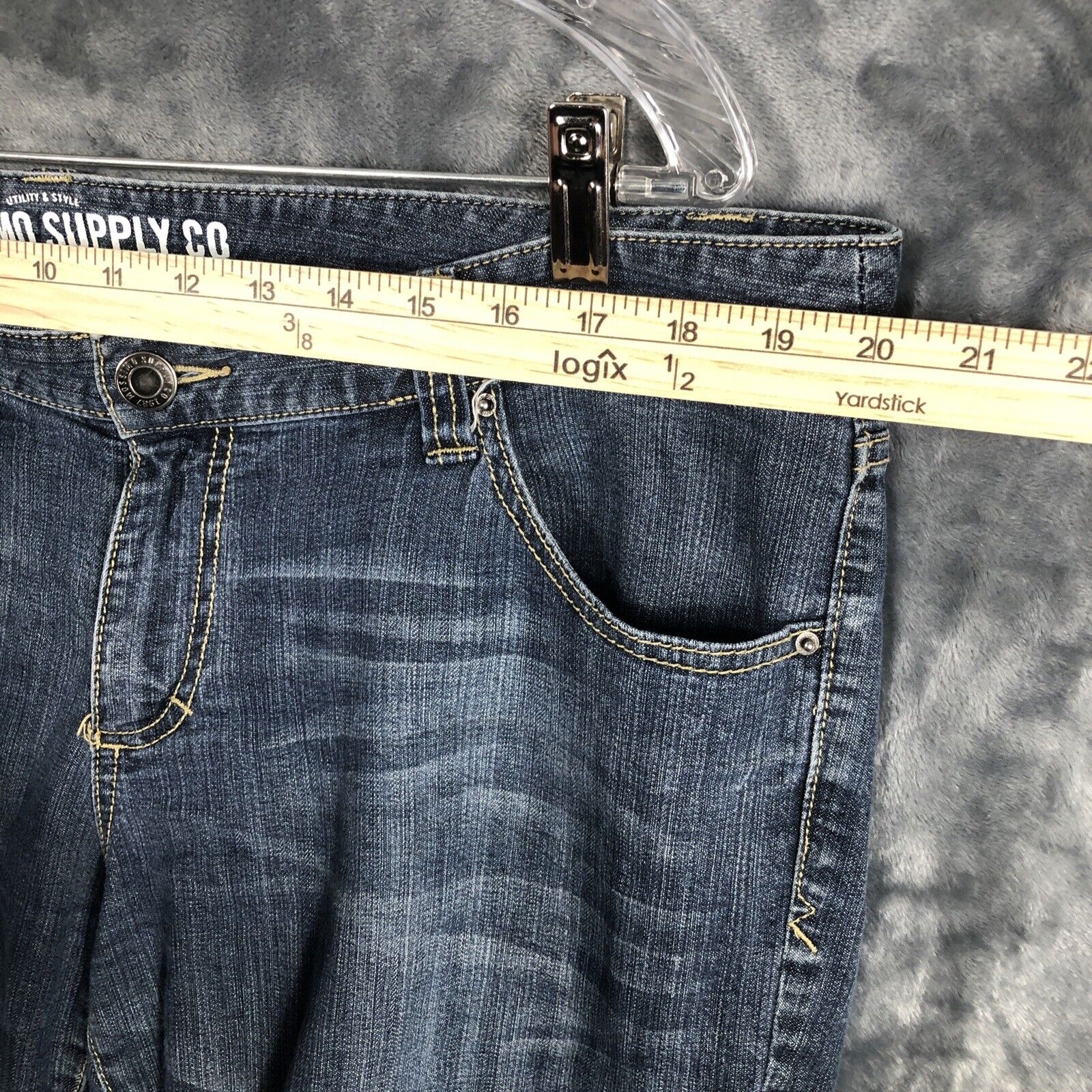 Mossimo Women’s   Shorts Bermuda Denim Size Adult 17 Distressed Stretch Fit 6
