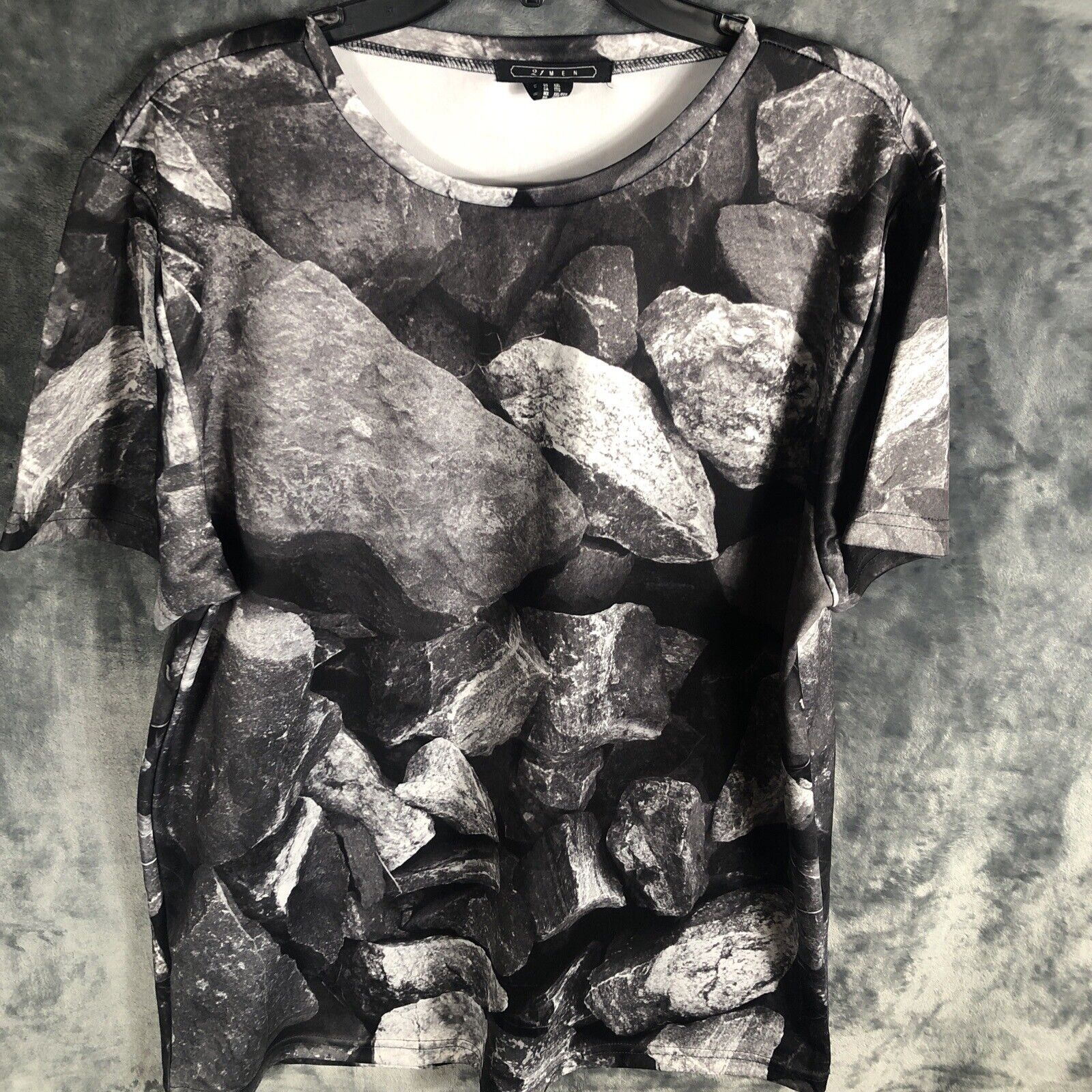 2/Men Shirt Men’s Forever 21  Shirt Size Adult 2X Large T-Shirt Black/Gray