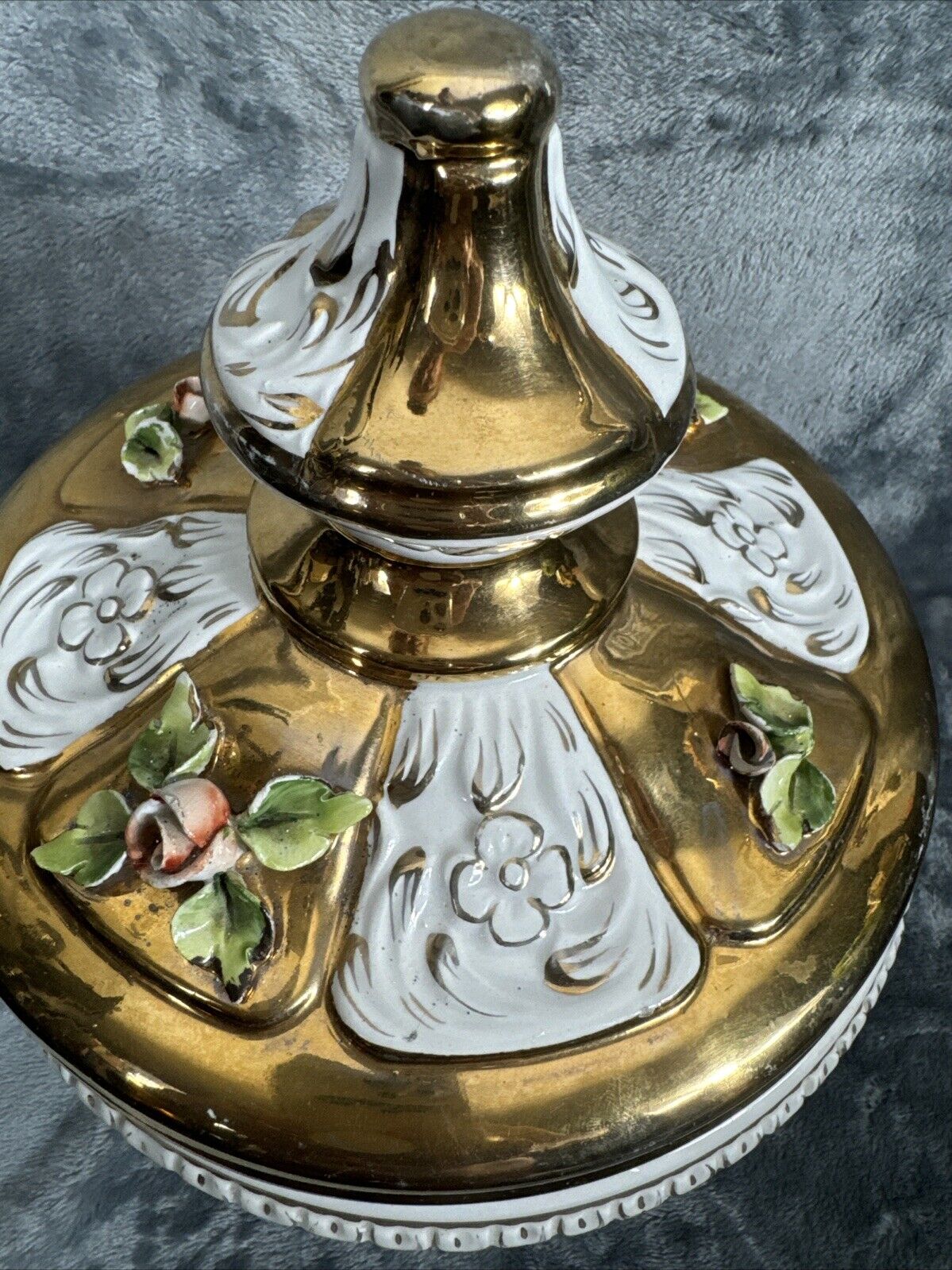 Beautiful Capodimonte Italy Large Lidded Footed Hand Painted Centerpiece Dish