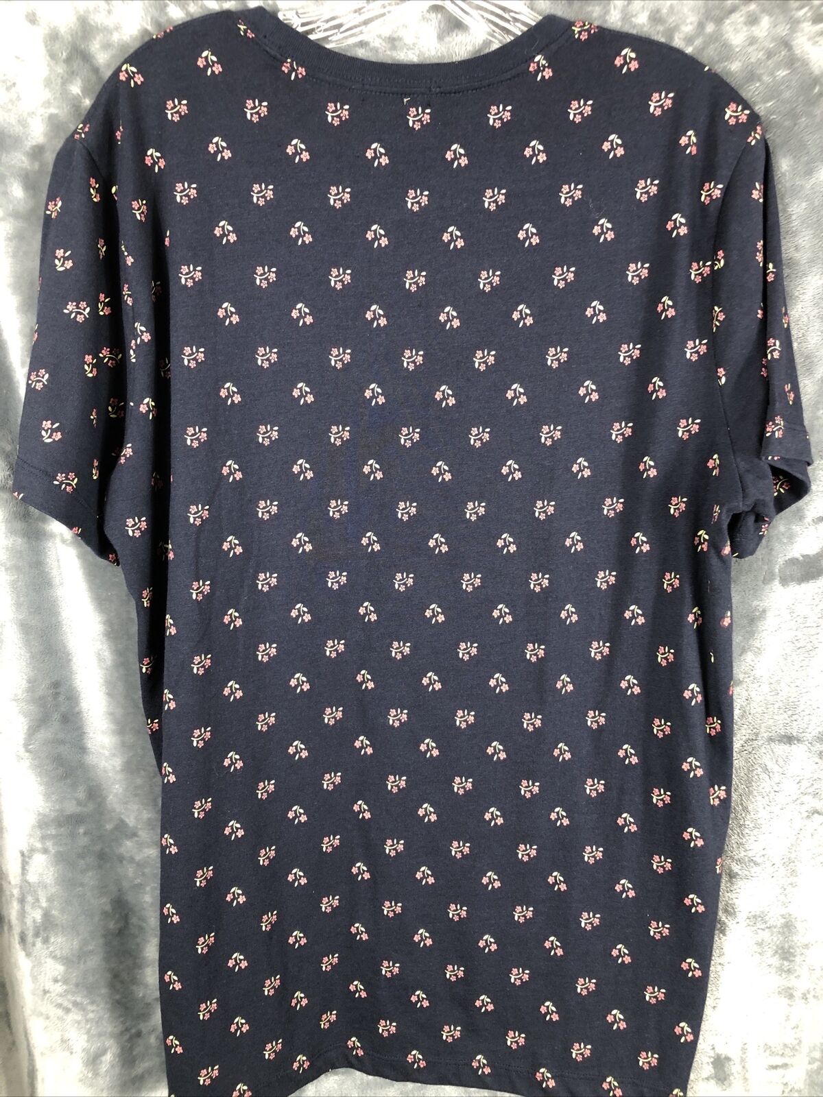Forever 21 , Men L , Floral Detail