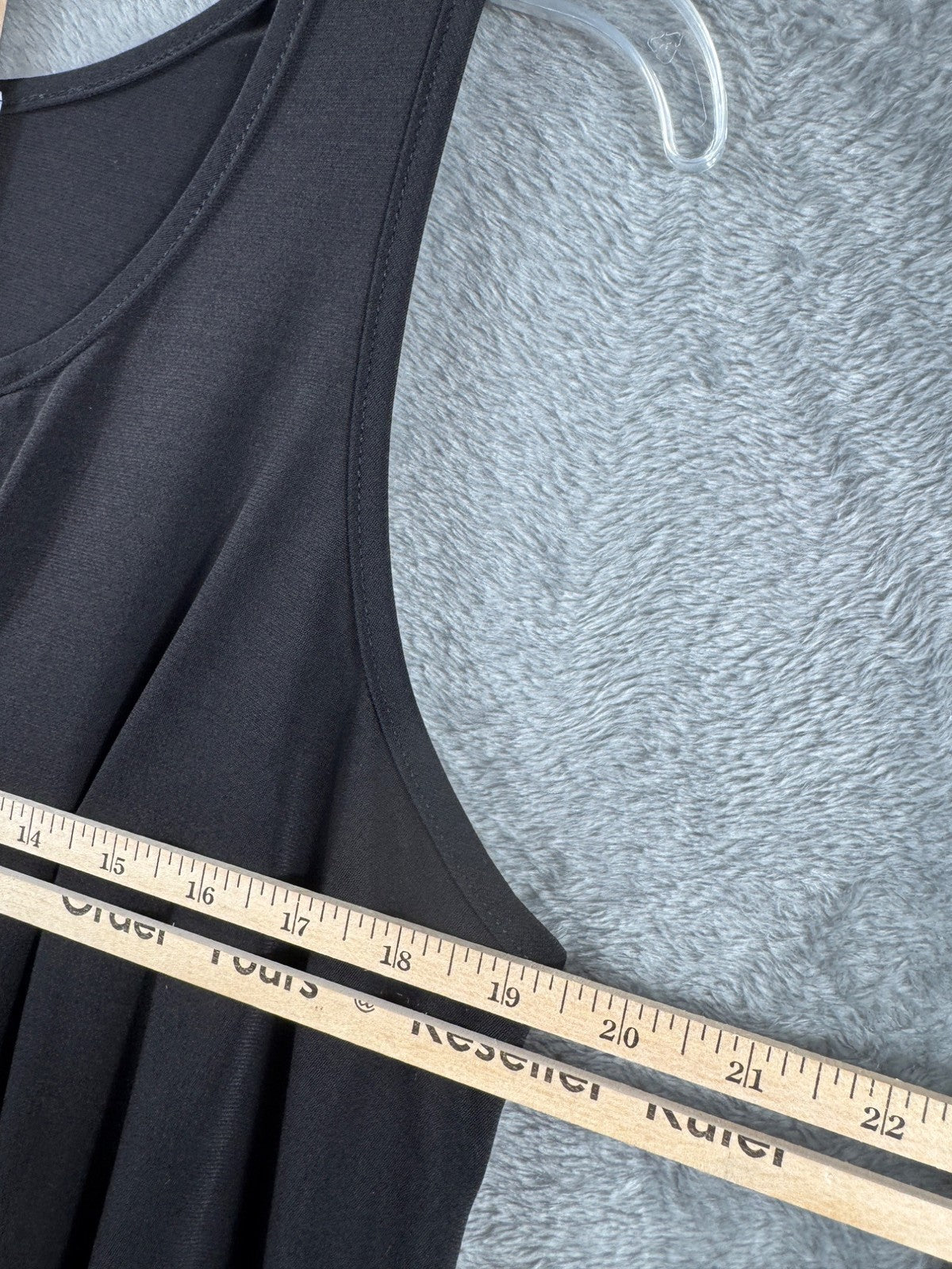 Jordan Taylor Womans Sleeveless Charcoal Gray Tunic With Gold Ring Accent  M