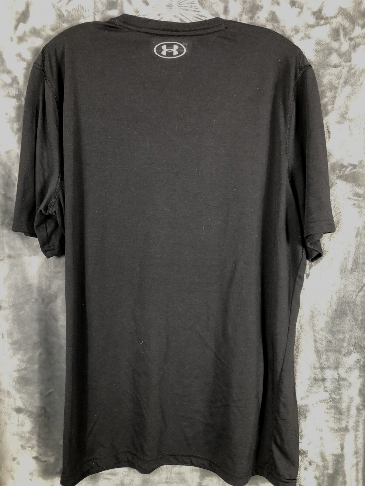 Under Armor Mens Shirt  Black Size Large Loose Fit T Shirt