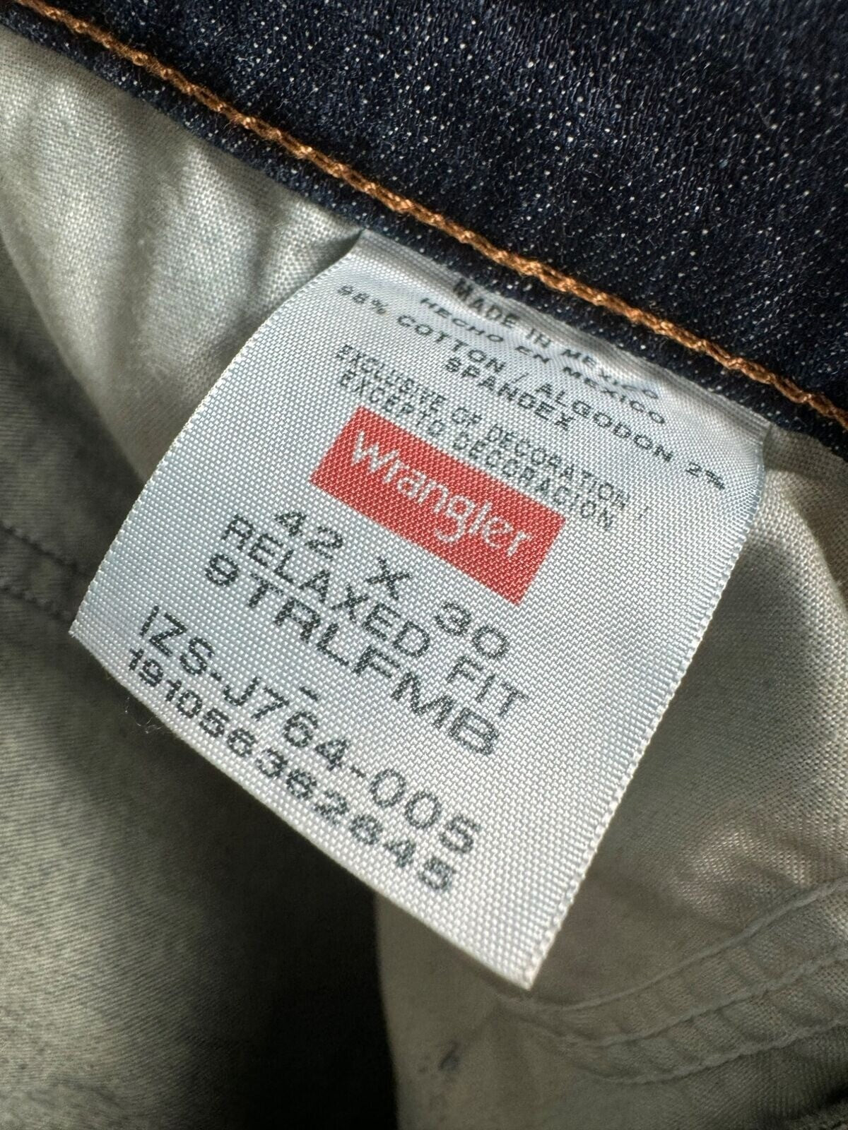 Wrangler Denim Men's Pants Relaxed Fit Jeans Adult Size Men’s 42-30