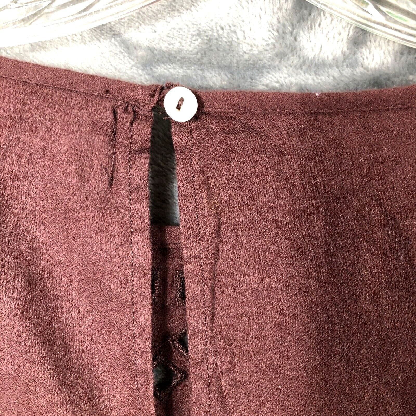 Old Navy Woman's Blouse Size Adult Medium Cut Out Square Block Details