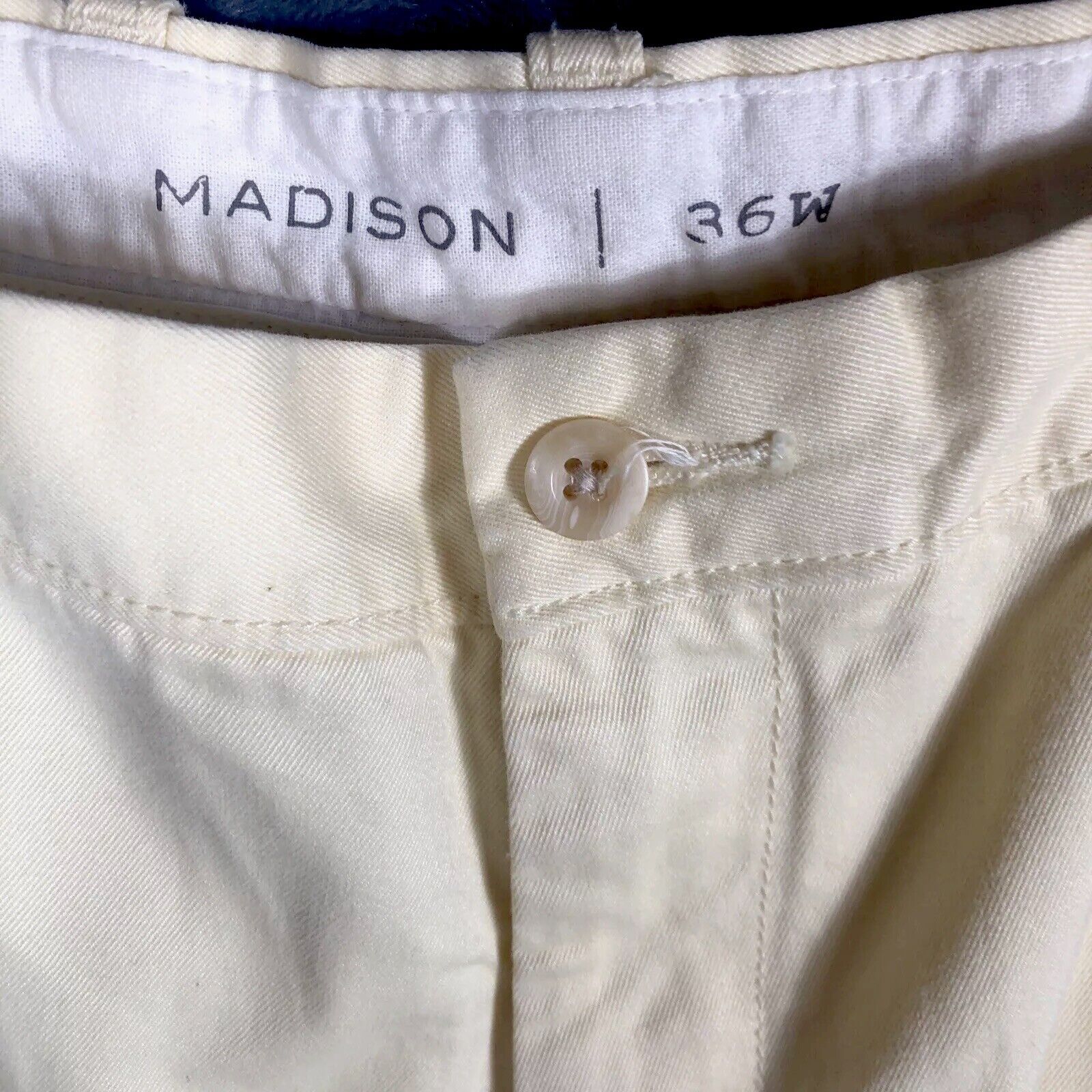 Madison Clothing Men's Size 36 10-Inch Inseam Yellow Cotton Chino Shorts NWT