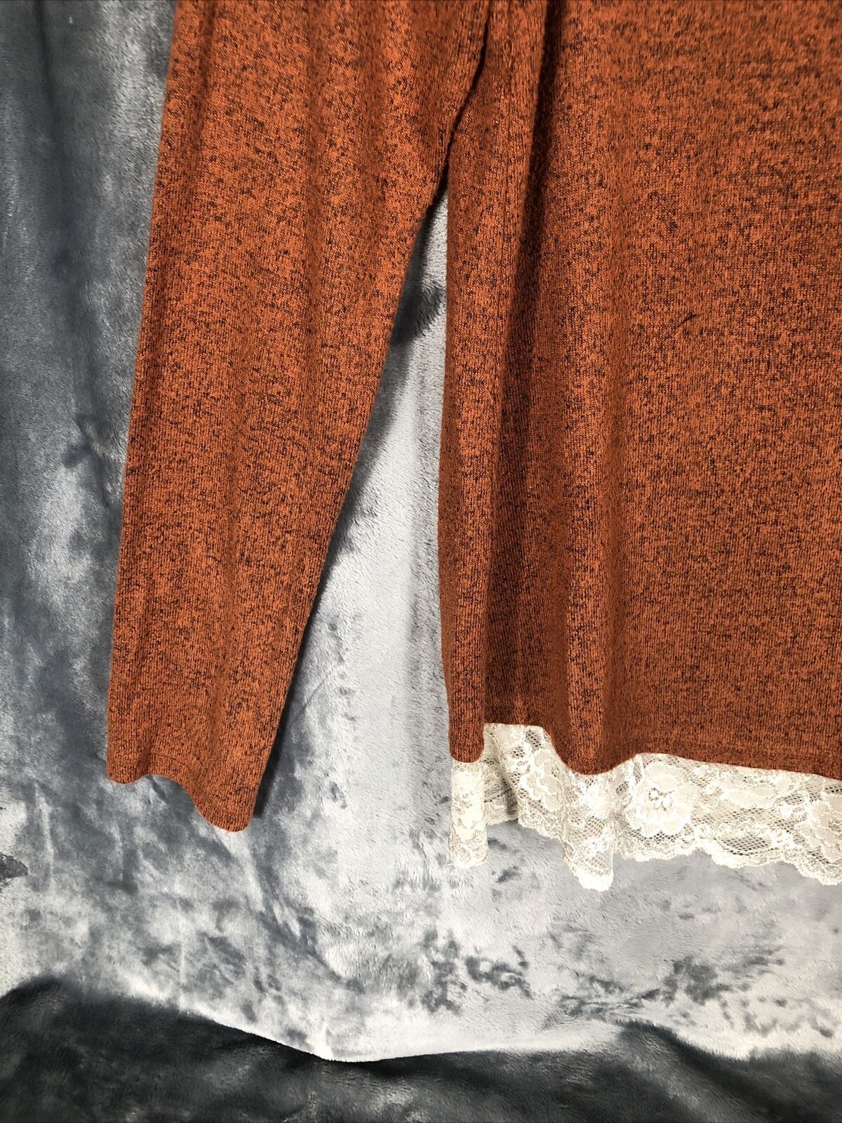 Jolt Women’s Pullover Size Small Long Sleeve Rust Color Bottom Lace Trim