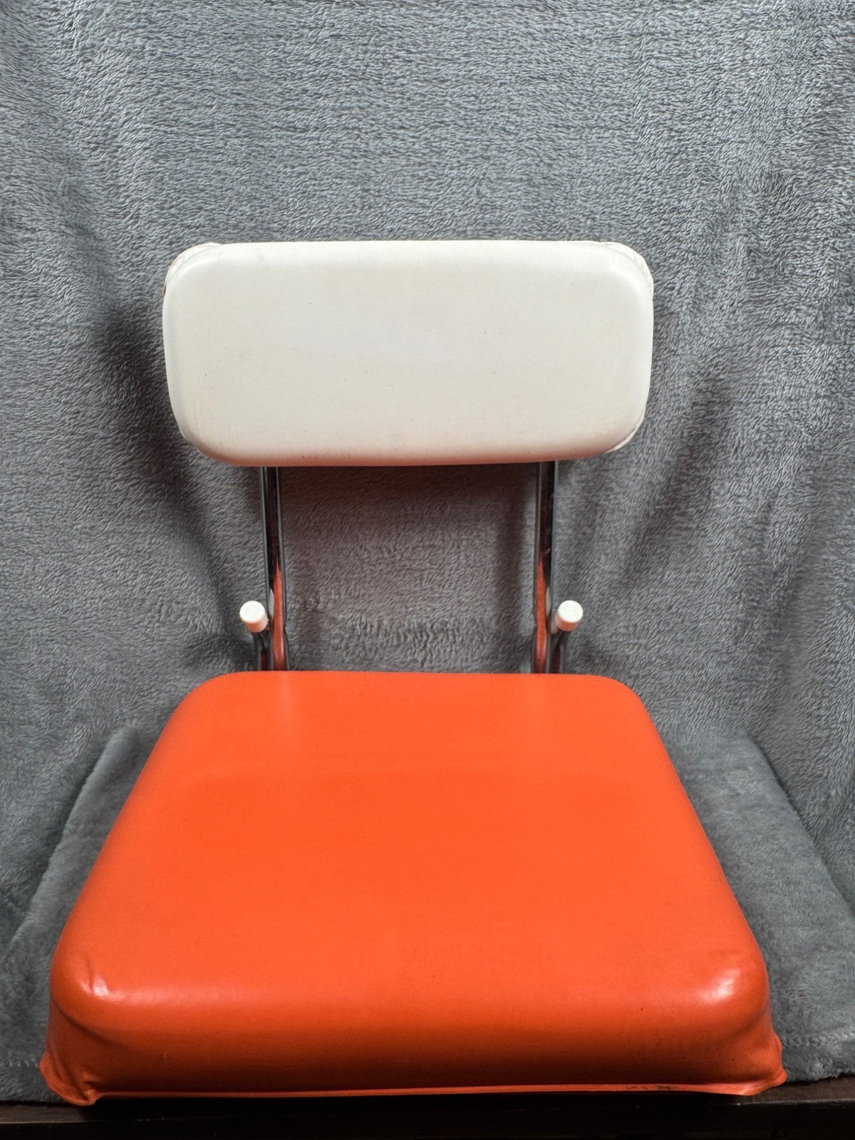 Vintage Clemson Tigers Folding Stadium Seat Orange Vinyl Cushion & White Paw