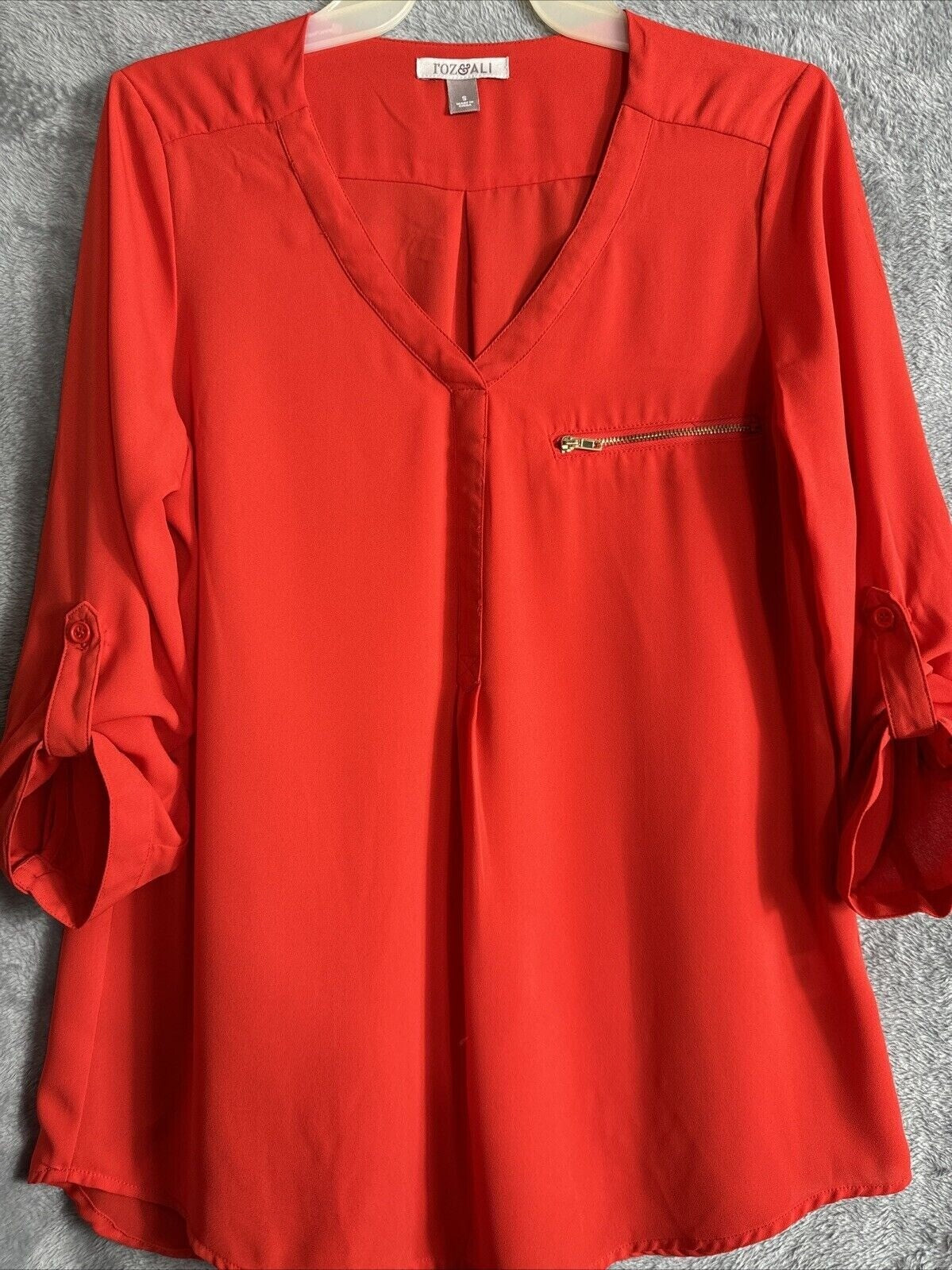 Roz & Ali Womens Red V-Neck Blouse With Zipper Detail Size S