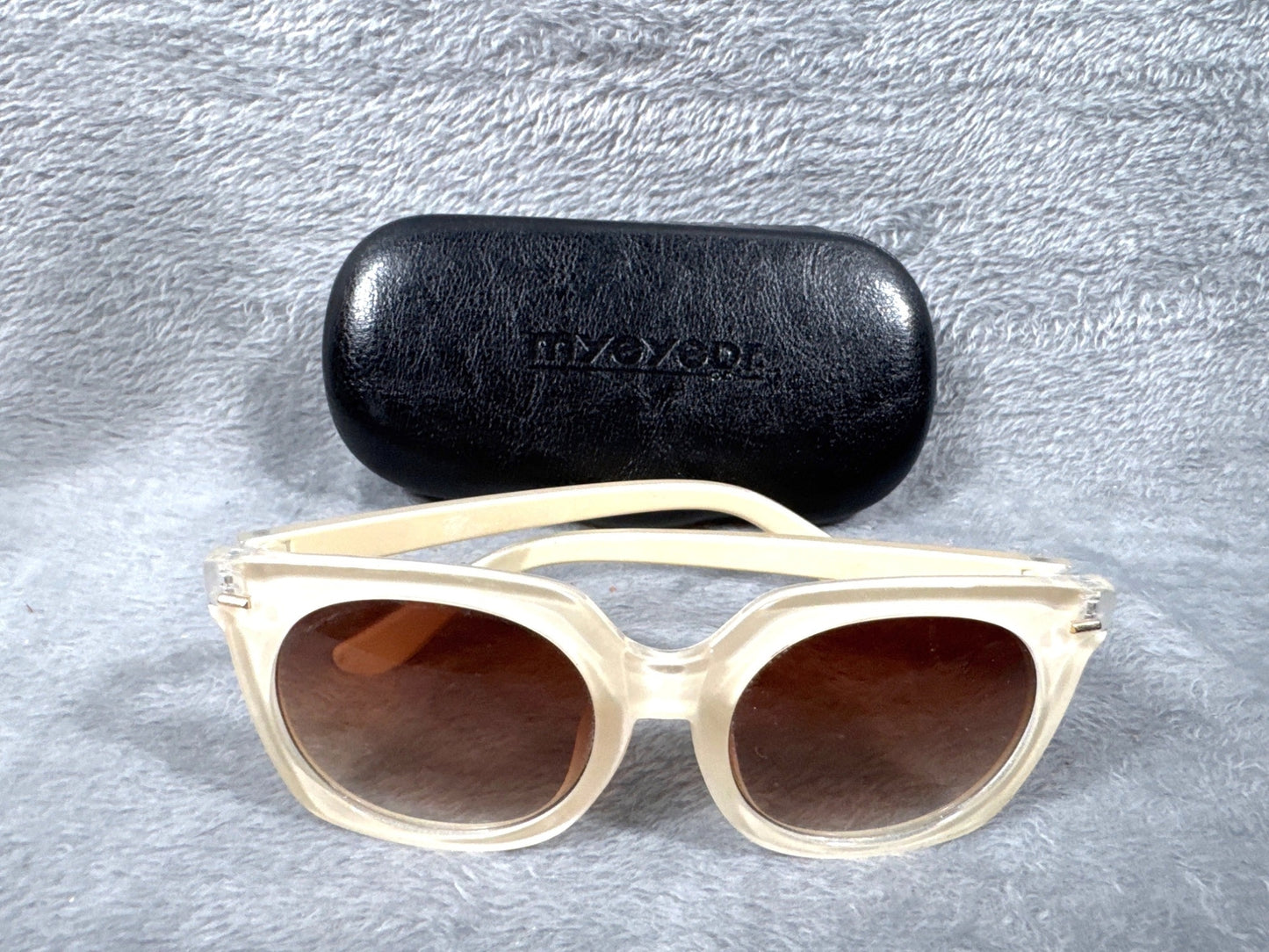 My Eye Dr. Sunglasses Beige Oversized Gradient Brown Lenses & Protective Case