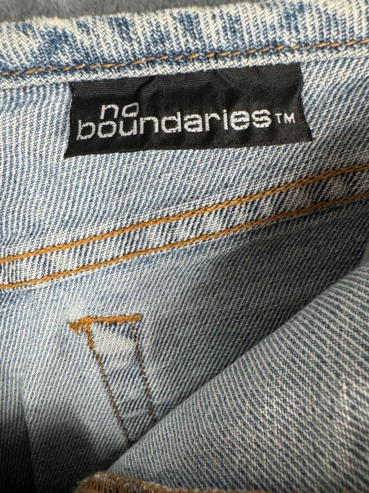 No Boundaries Womans Denim Shorts Blue Adult 11 Pre-Owned