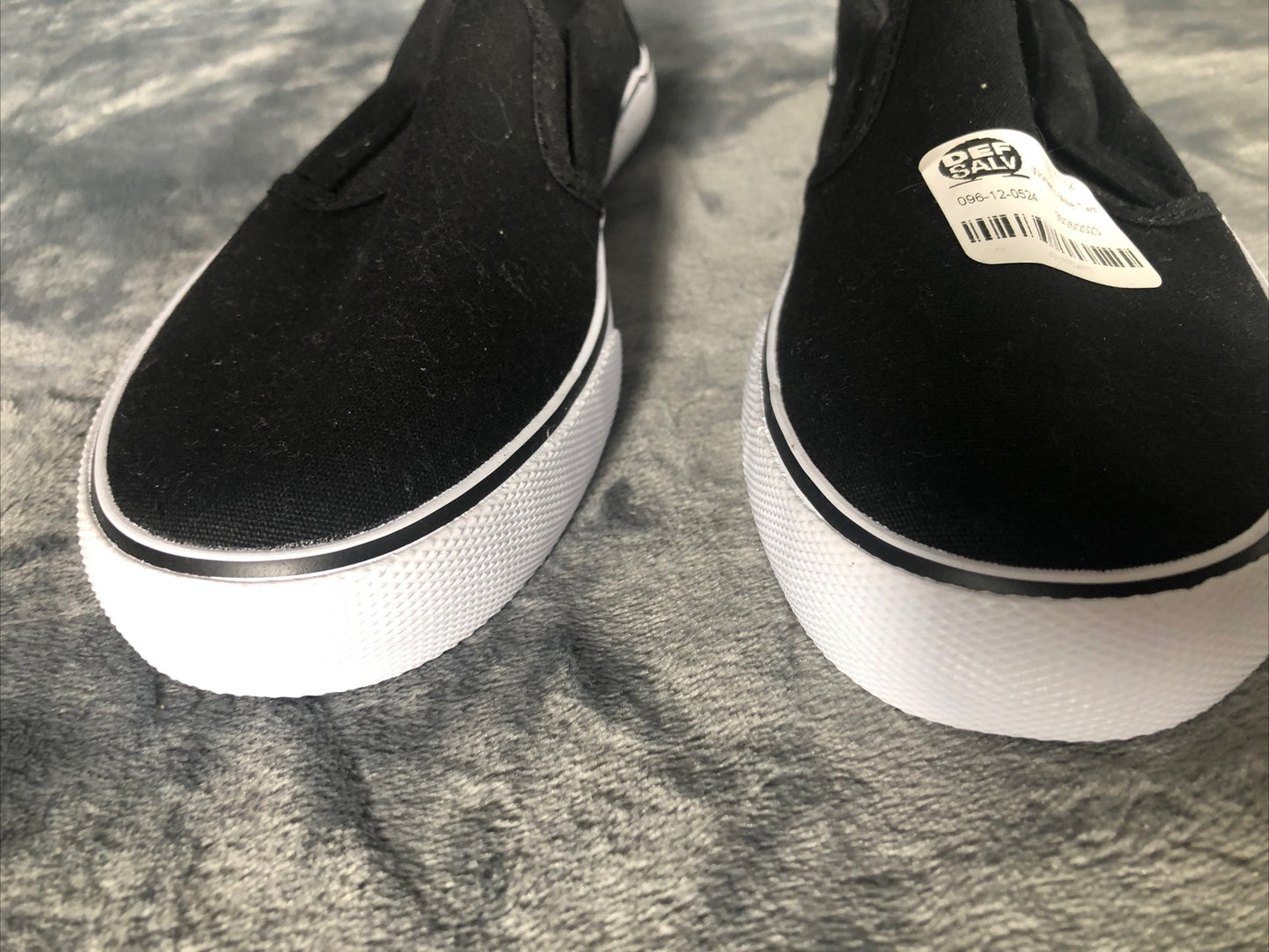 A New Day Shoes Womens 8 Millie Twin Sneakers Slip On 17730 Black Canvas Casual
