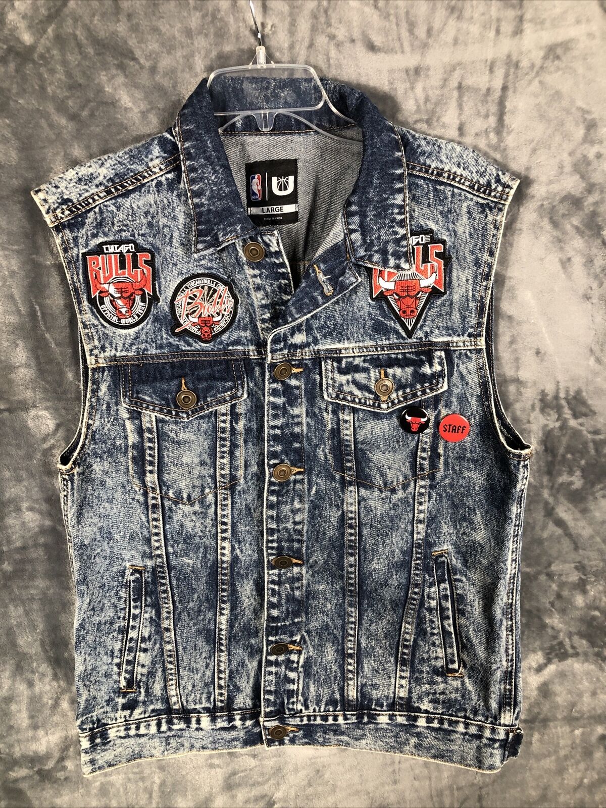 Chicago Bulls Vest Men's Denim Jean World Tour NBA Size Large Includes 2 Buttons