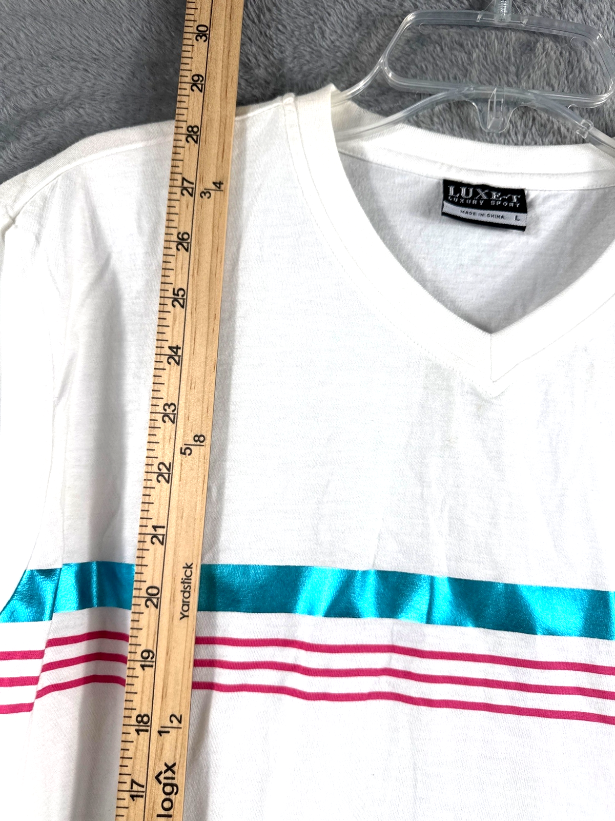 White Luxe-T Mens V-Neck T-Shirt With Blue & Pink Stripe Design Size L Cotton