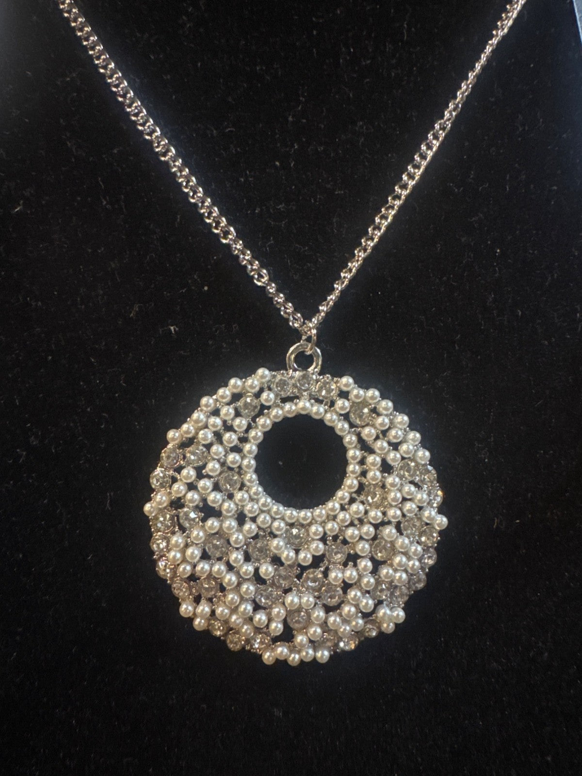 Silver Paparazzi Necklace & Earrings Set With Circular Pendant & Pearl Accents