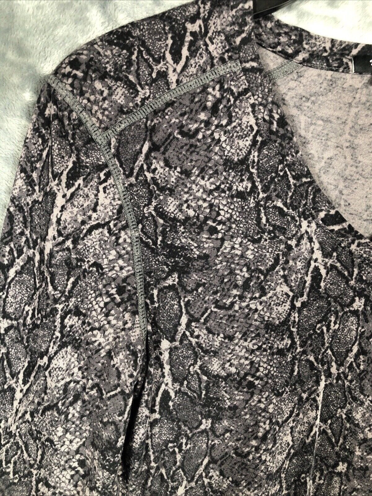 Rail Blouse Womens Animal Snake Print V-Neck Long Sleeve Top Adult X Small