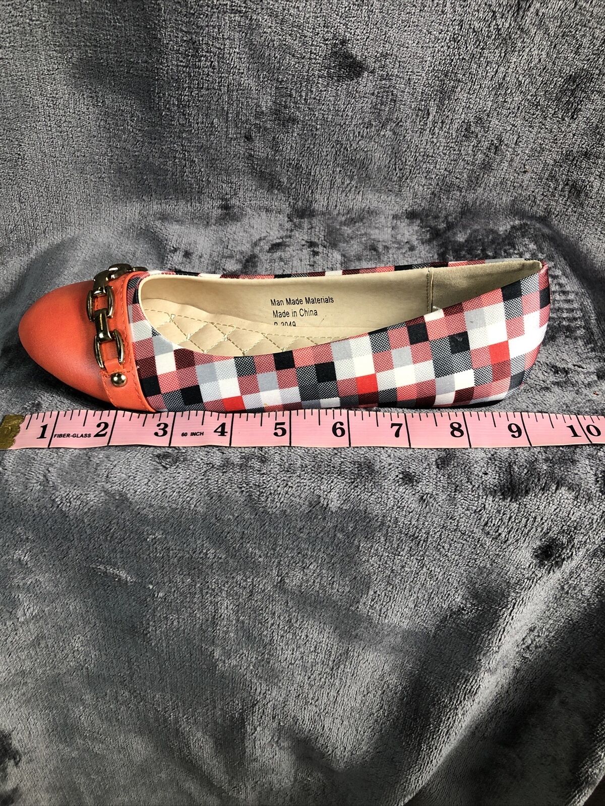 One Orange Plaid Gold Chain Details Quilted Lining Women’s Size 6